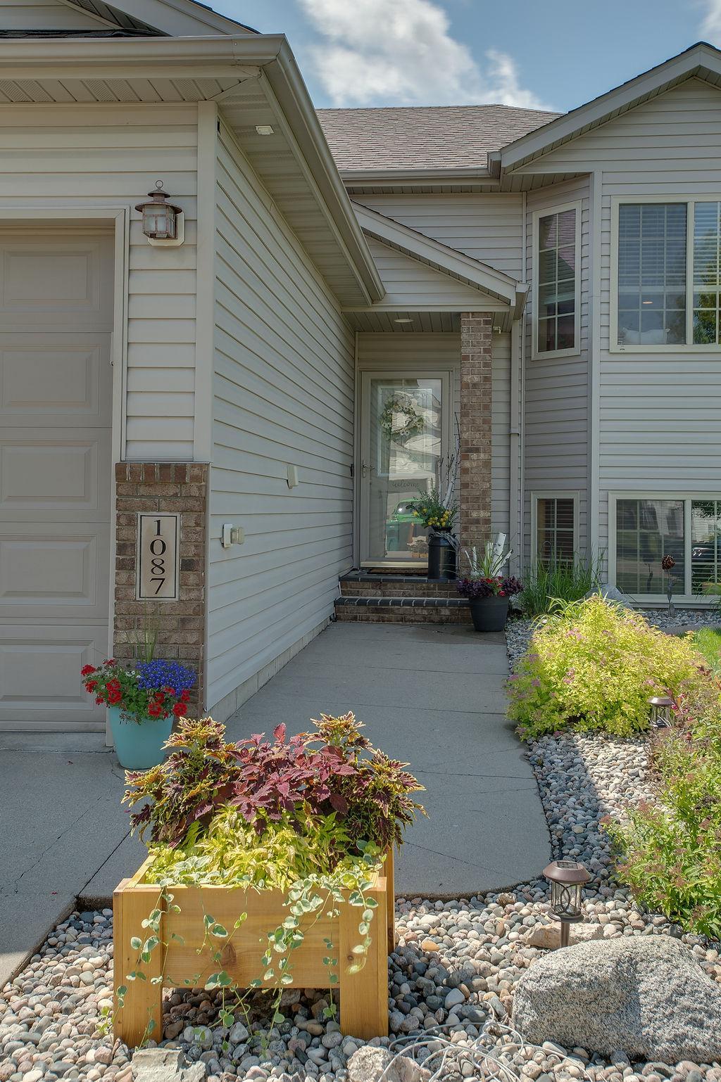 1087 Parkway Lane, West Fargo ND 58078 - Photo 7 of 49