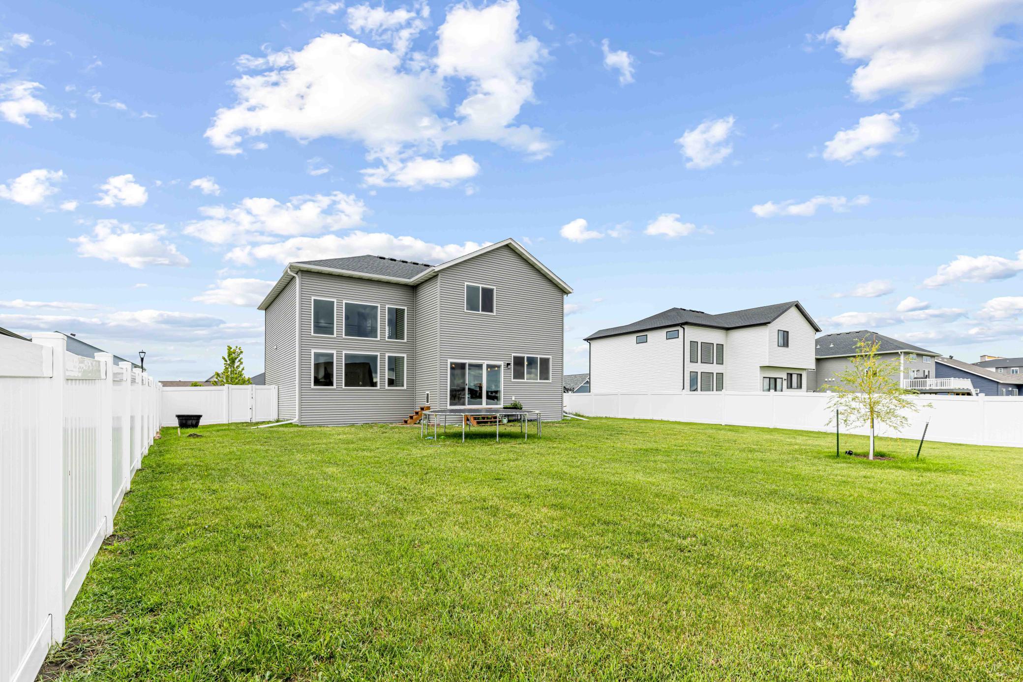 4212 Pine S Parkway, Fargo ND 58104 - Photo 2 of 38