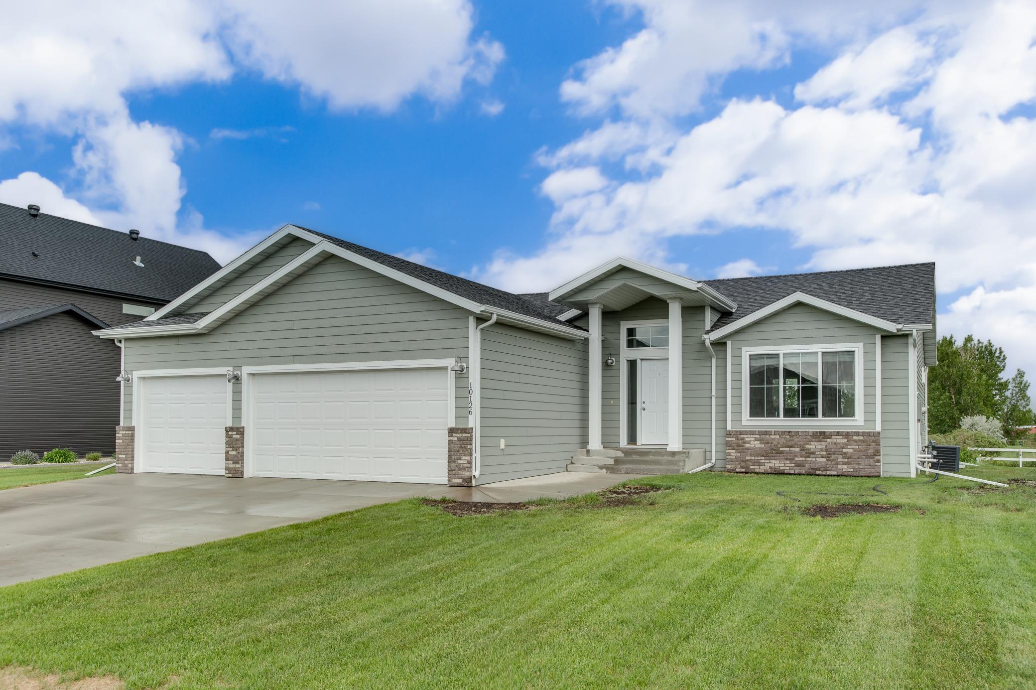 10126 Burgundy Drive, Horace ND 58047 - Photo 2 of 43
