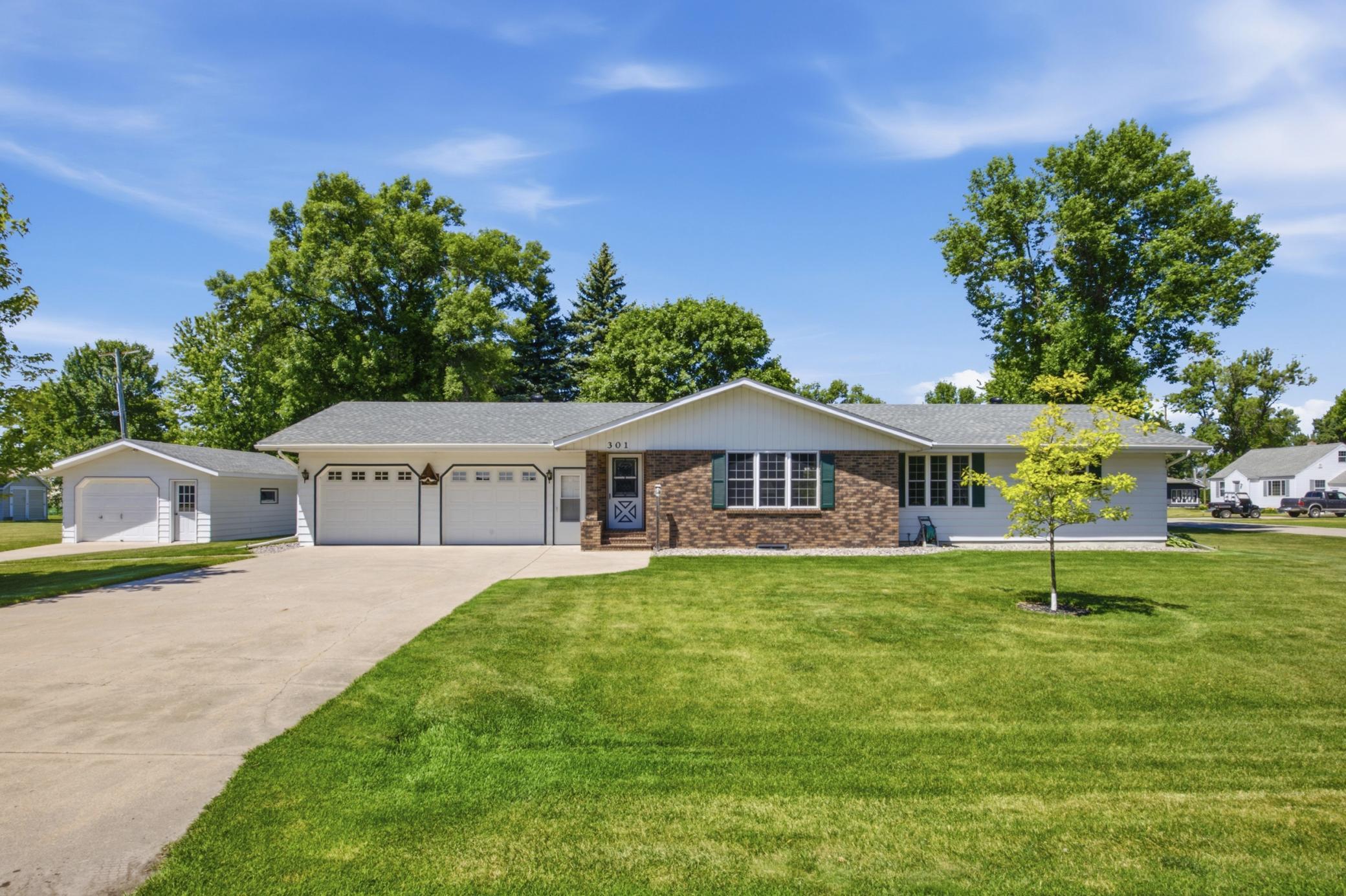1984 single family home for sale at 301 Mckinley Avenue W in Ulen, MN — 4 bed, 3 bath