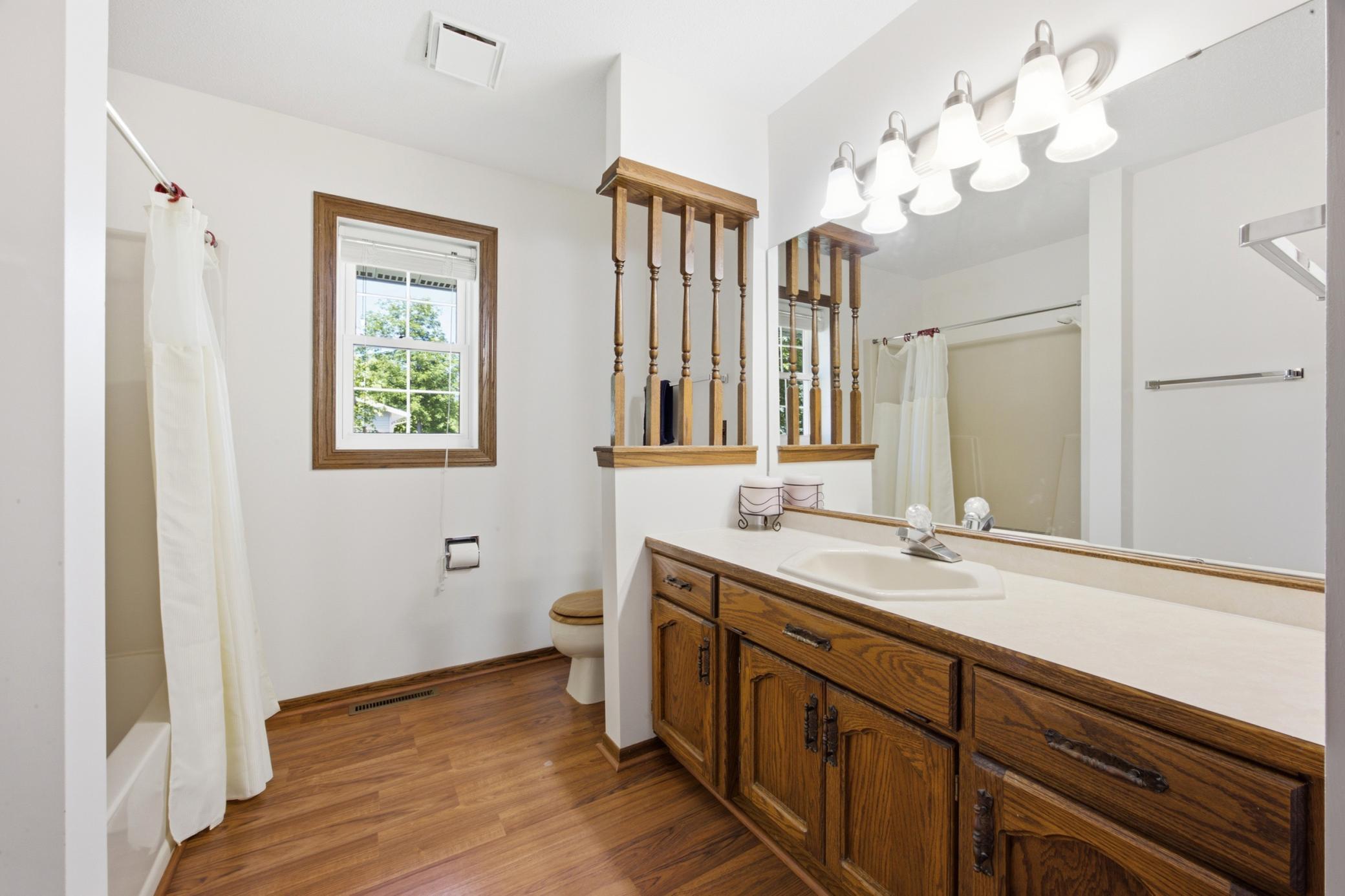 1984 single family home for sale at 301 Mckinley Avenue W in Ulen, MN — 4 bed, 3 bath (photo 14 of 33)