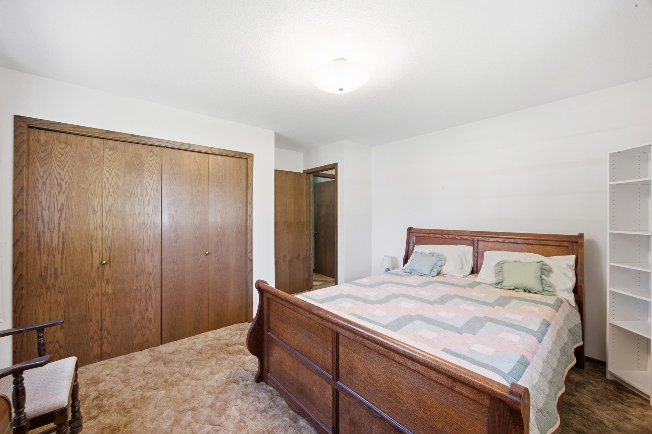1984 single family home for sale at 301 Mckinley Avenue W in Ulen, MN — 4 bed, 3 bath (photo 15 of 33)