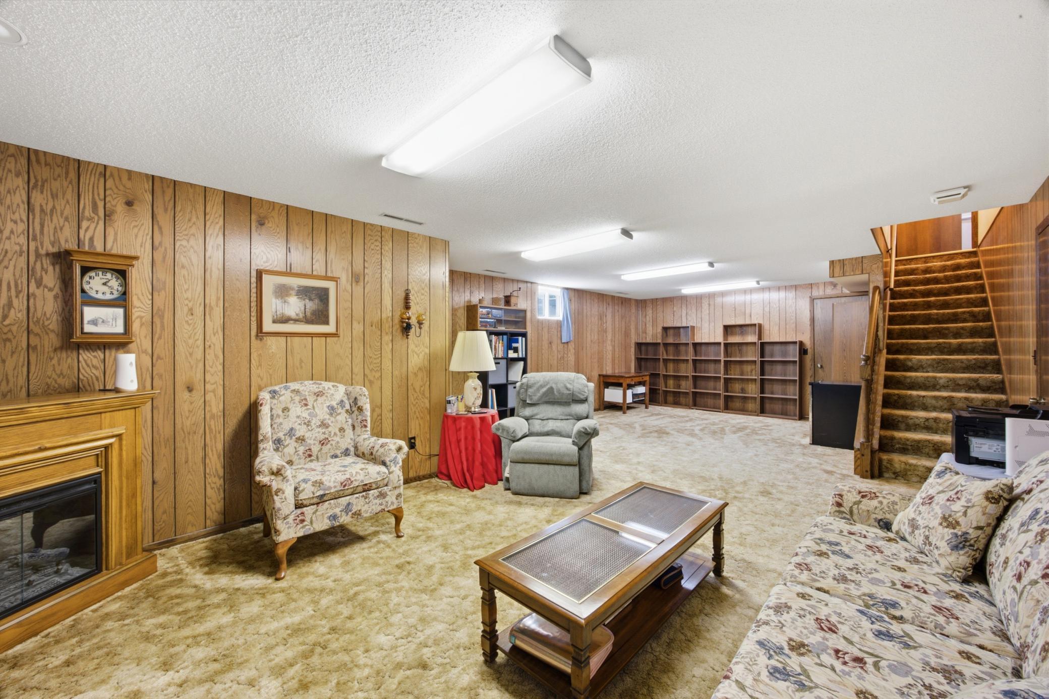 1984 single family home for sale at 301 Mckinley Avenue W in Ulen, MN — 4 bed, 3 bath (photo 18 of 33)