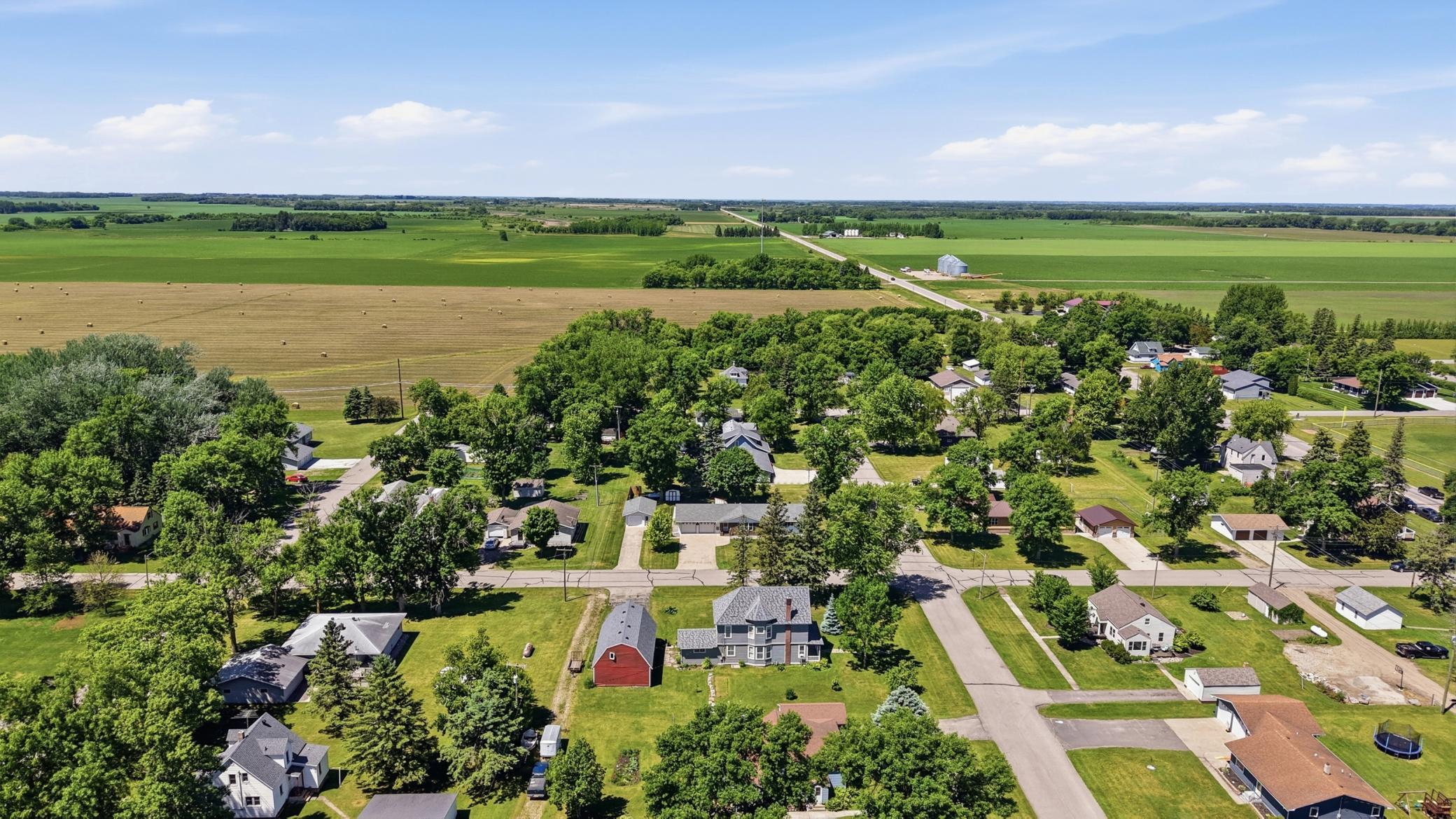 1984 single family home for sale at 301 Mckinley Avenue W in Ulen, MN — 4 bed, 3 bath (photo 28 of 33)