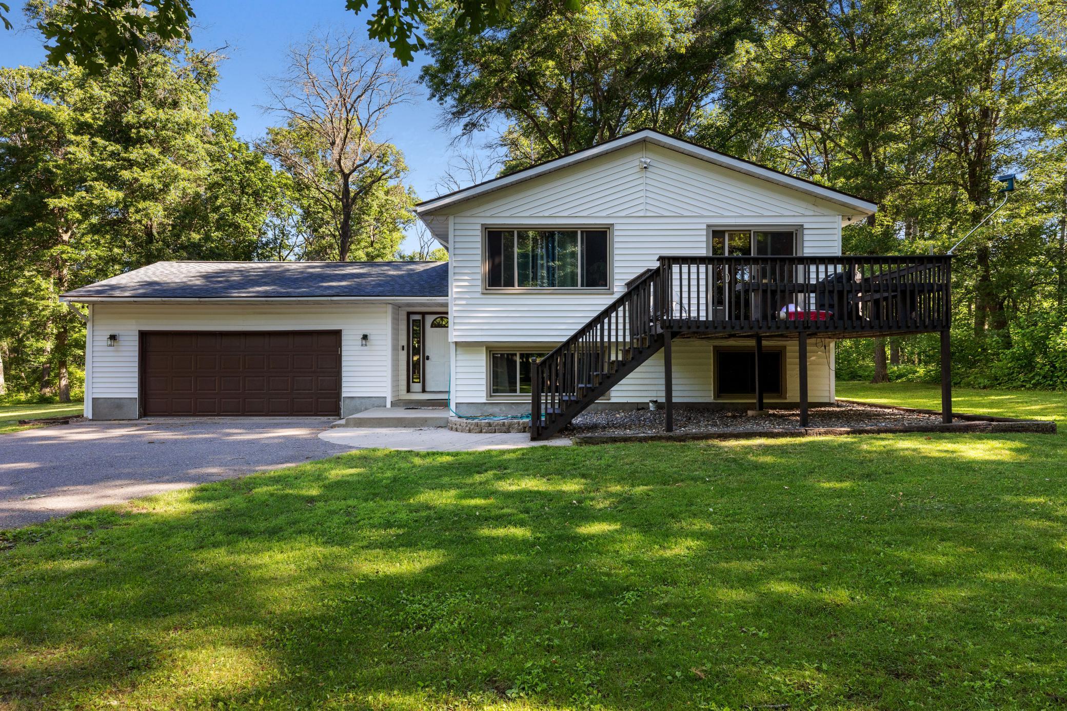 1990 single family home for sale at 16046 Woodrow Road in Brainerd, MN — 4 bed, 2 bath (photo 2 of 15)