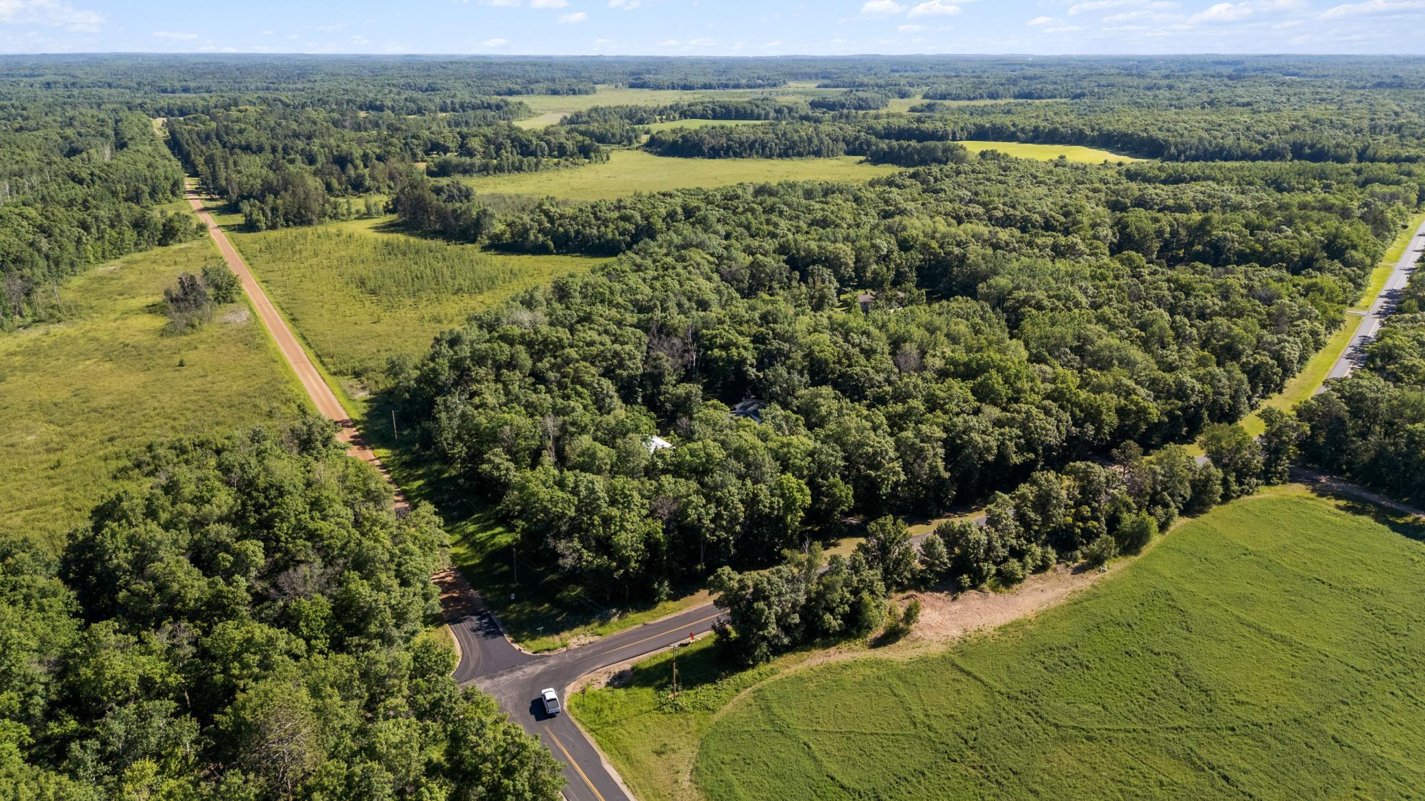 1990 single family home for sale at 16046 Woodrow Road in Brainerd, MN — 4 bed, 2 bath (photo 12 of 15)
