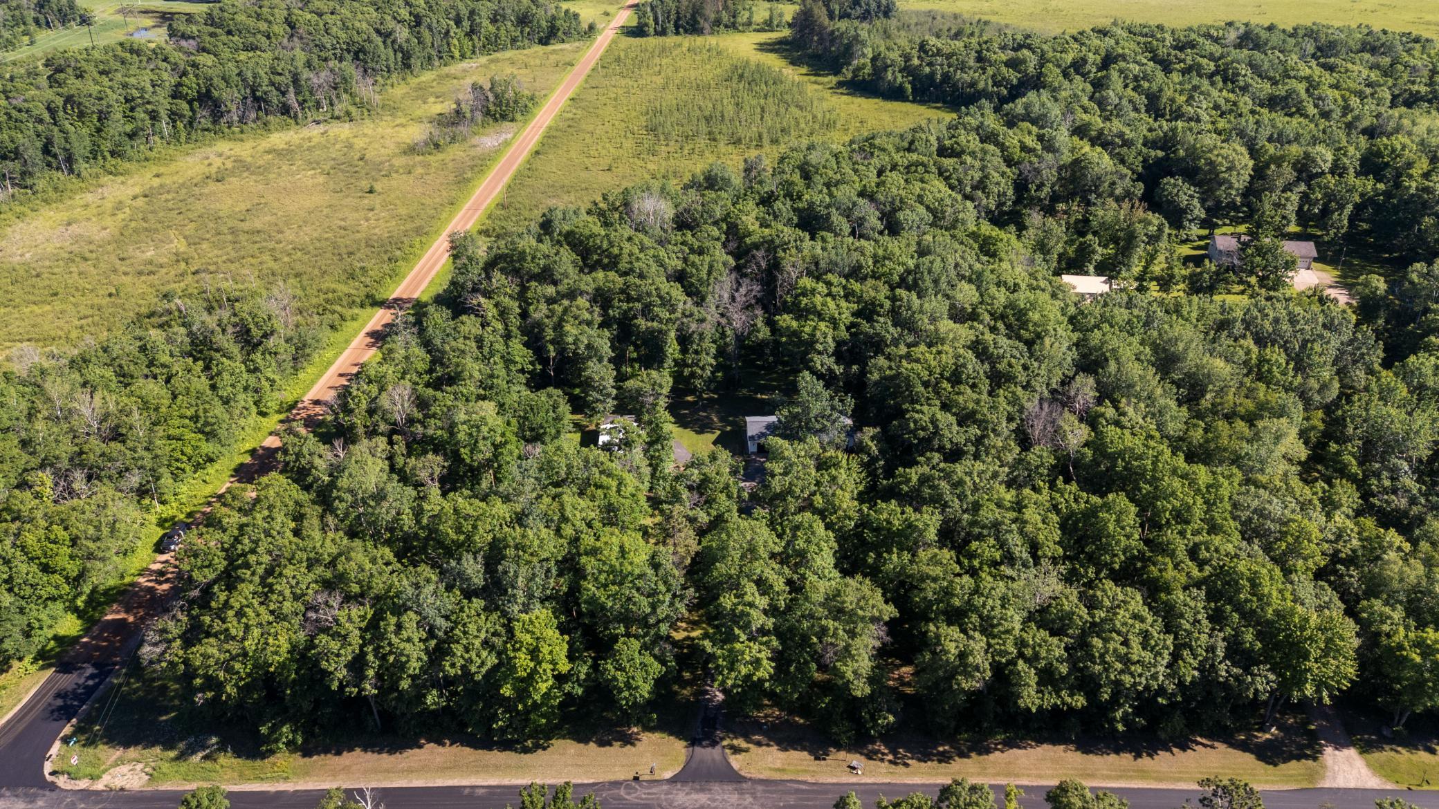 1990 single family home for sale at 16046 Woodrow Road in Brainerd, MN — 4 bed, 2 bath (photo 13 of 15)