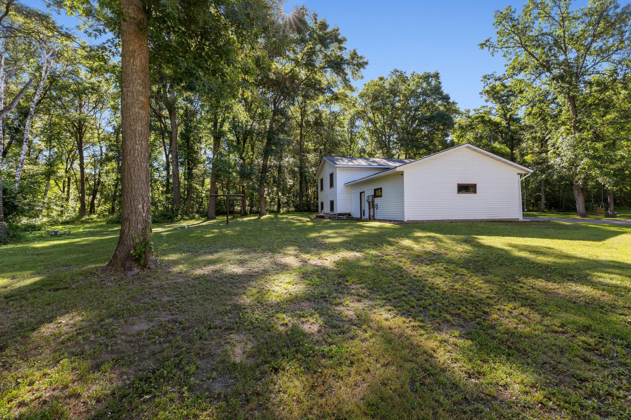 1990 single family home for sale at 16046 Woodrow Road in Brainerd, MN — 4 bed, 2 bath (photo 7 of 15)
