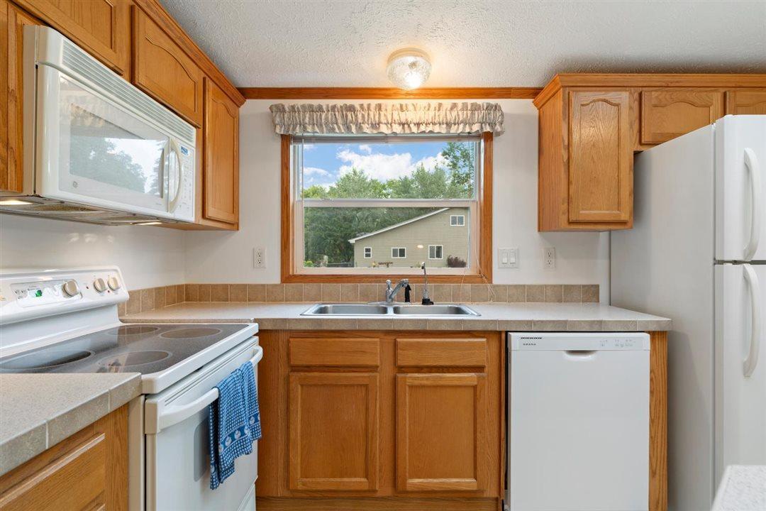 2003 single family home for sale at 602 Winona Avenue in Ironton, MN — 2 bed, 2 bath (photo 7 of 28)