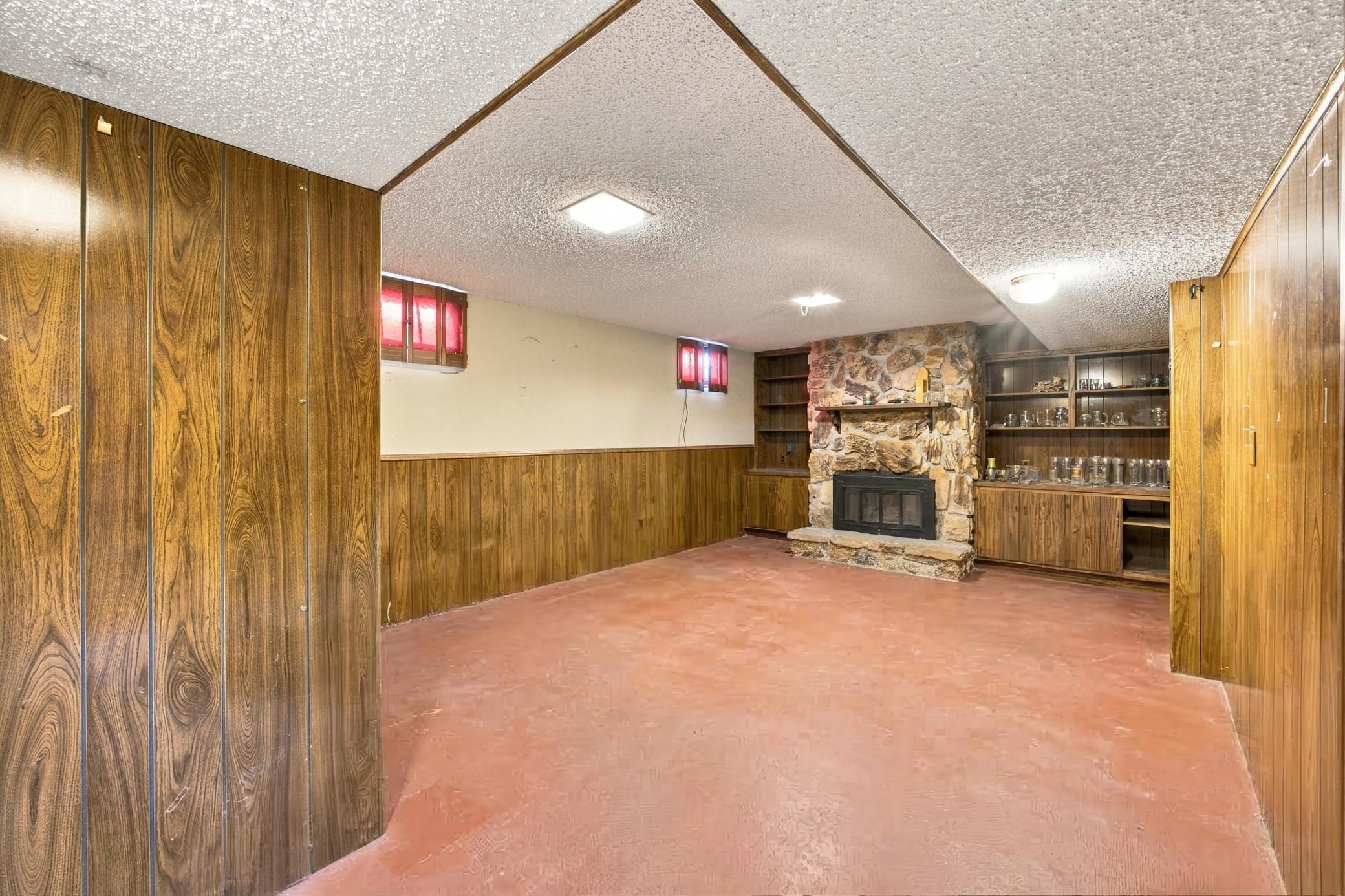 1951 single family home for sale at 1614 6th Street S in Fargo, ND — 3 bed, 2 bath (photo 16 of 35)