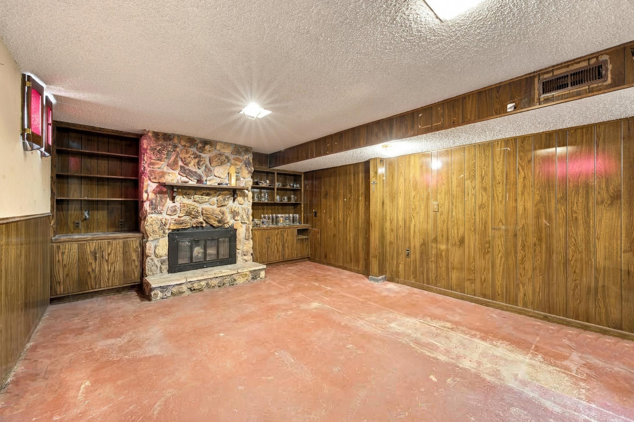 1951 single family home for sale at 1614 6th Street S in Fargo, ND — 3 bed, 2 bath (photo 17 of 35)