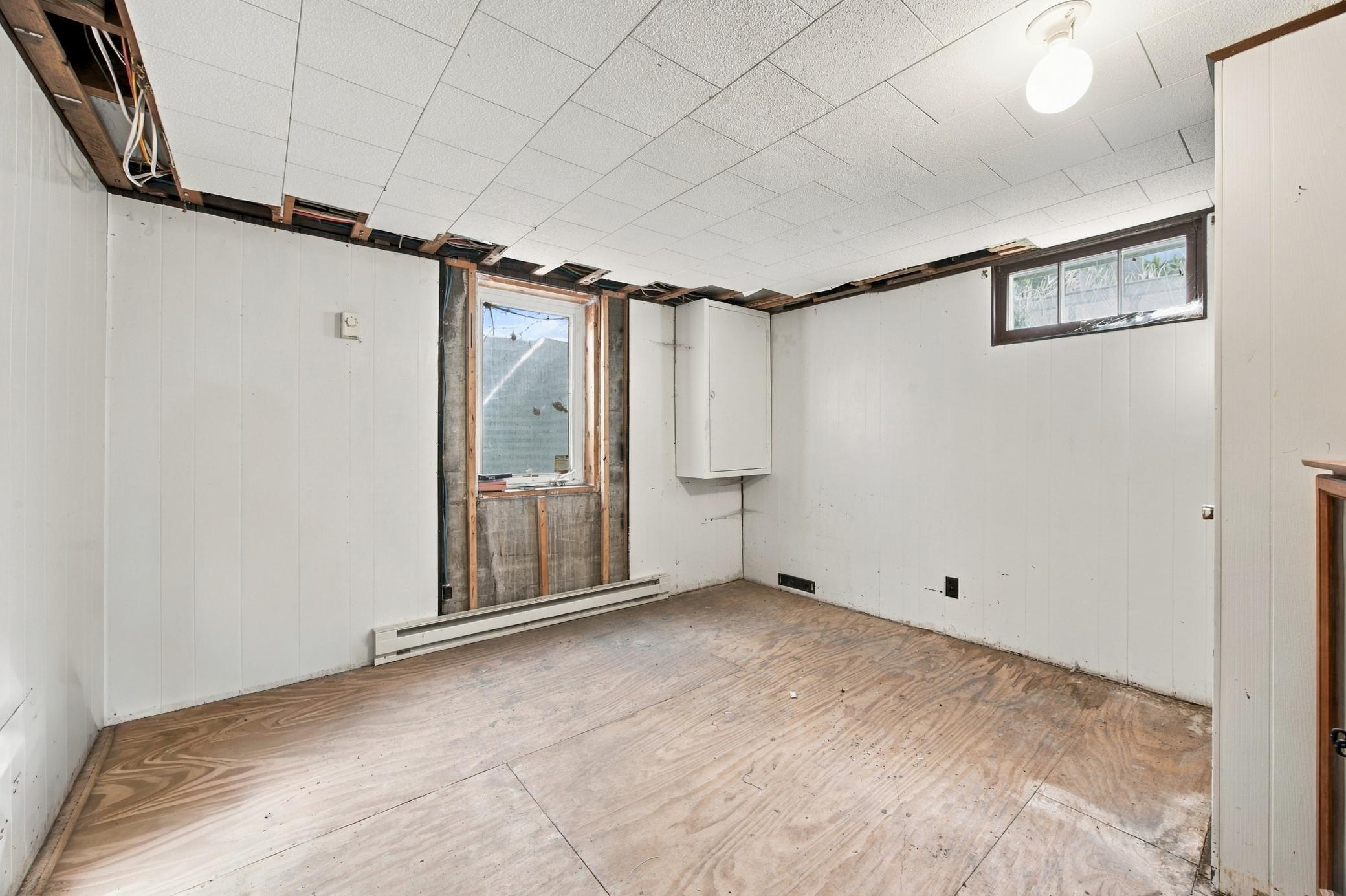 1951 single family home for sale at 1614 6th Street S in Fargo, ND — 3 bed, 2 bath (photo 19 of 35)
