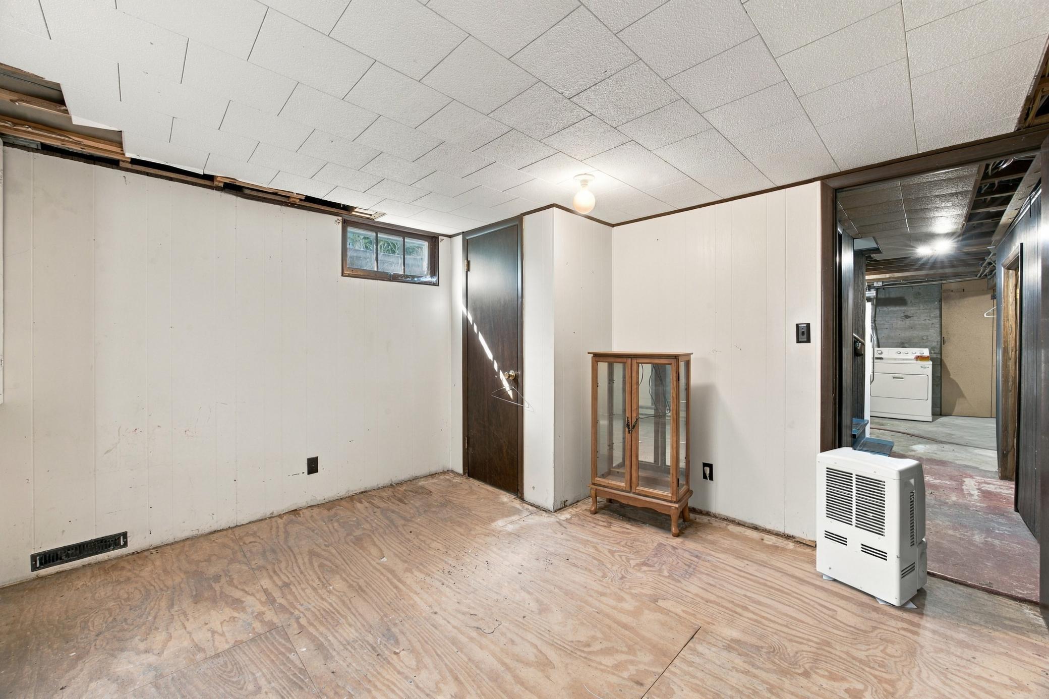 1951 single family home for sale at 1614 6th Street S in Fargo, ND — 3 bed, 2 bath (photo 20 of 35)