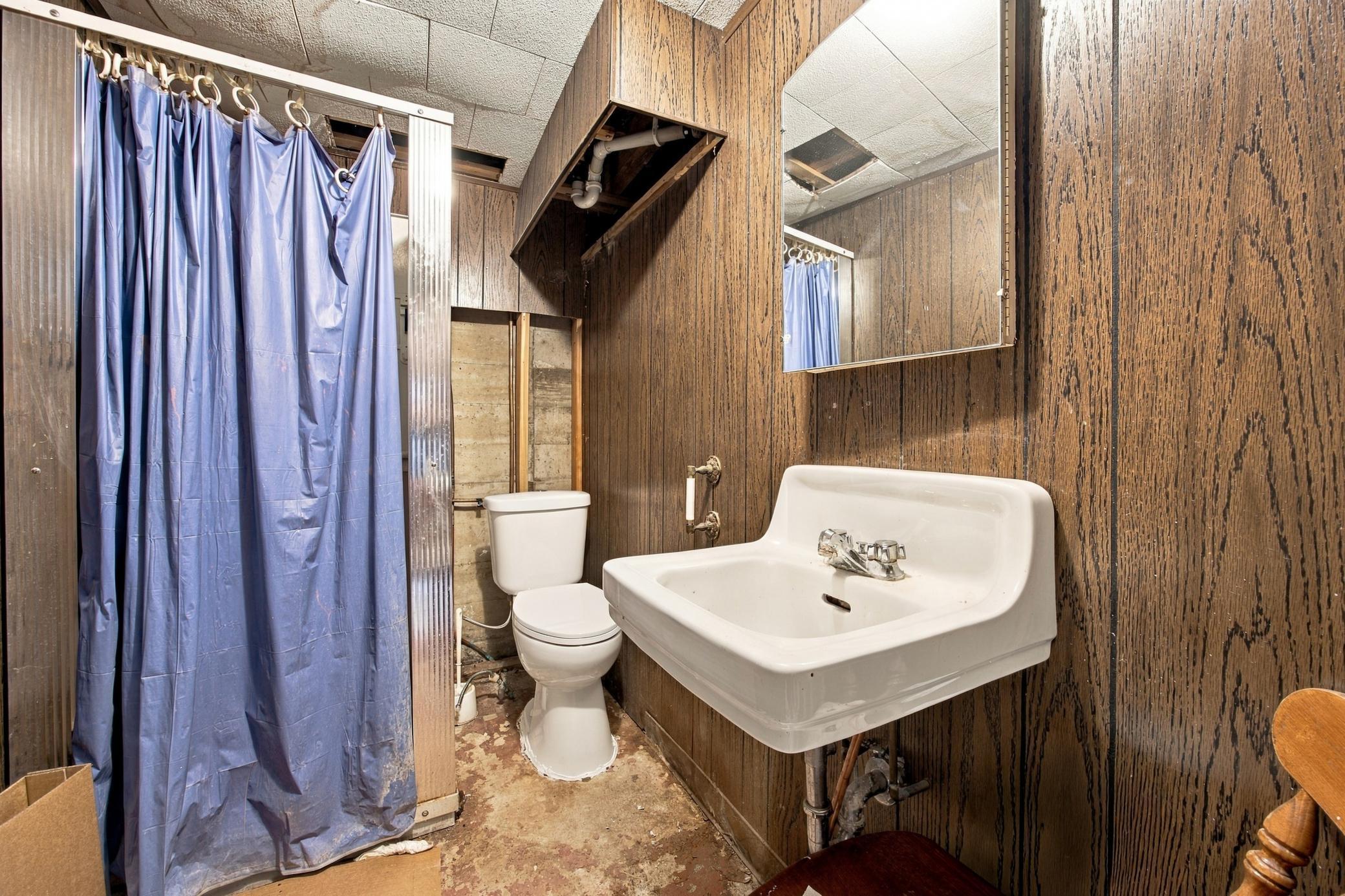 1951 single family home for sale at 1614 6th Street S in Fargo, ND — 3 bed, 2 bath (photo 21 of 35)