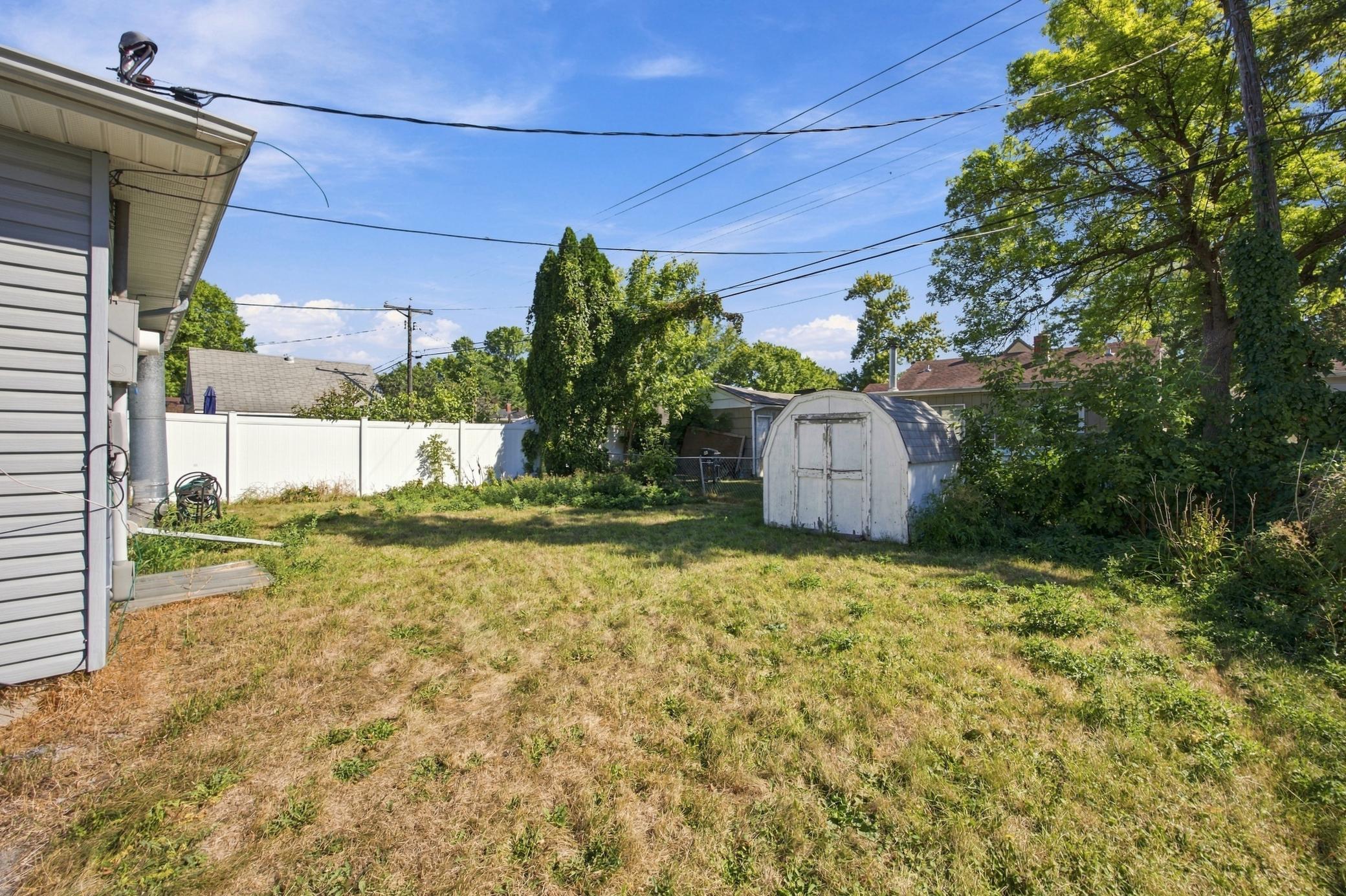 1951 single family home for sale at 1614 6th Street S in Fargo, ND — 3 bed, 2 bath (photo 25 of 35)