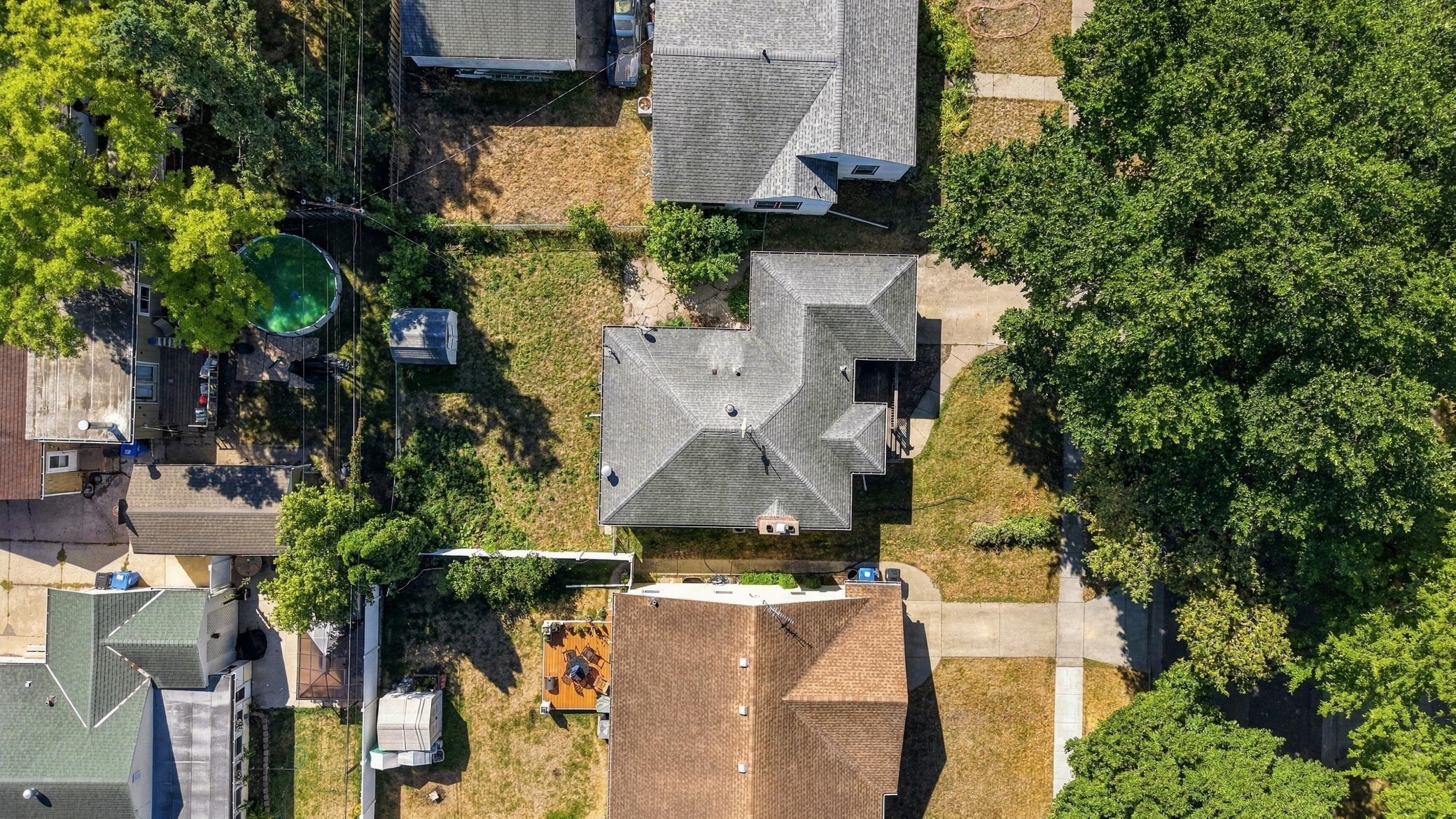 1951 single family home for sale at 1614 6th Street S in Fargo, ND — 3 bed, 2 bath (photo 29 of 35)
