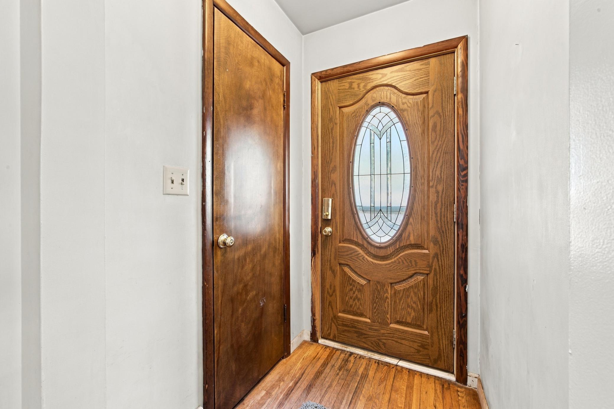 1951 single family home for sale at 1614 6th Street S in Fargo, ND — 3 bed, 2 bath (photo 4 of 35)