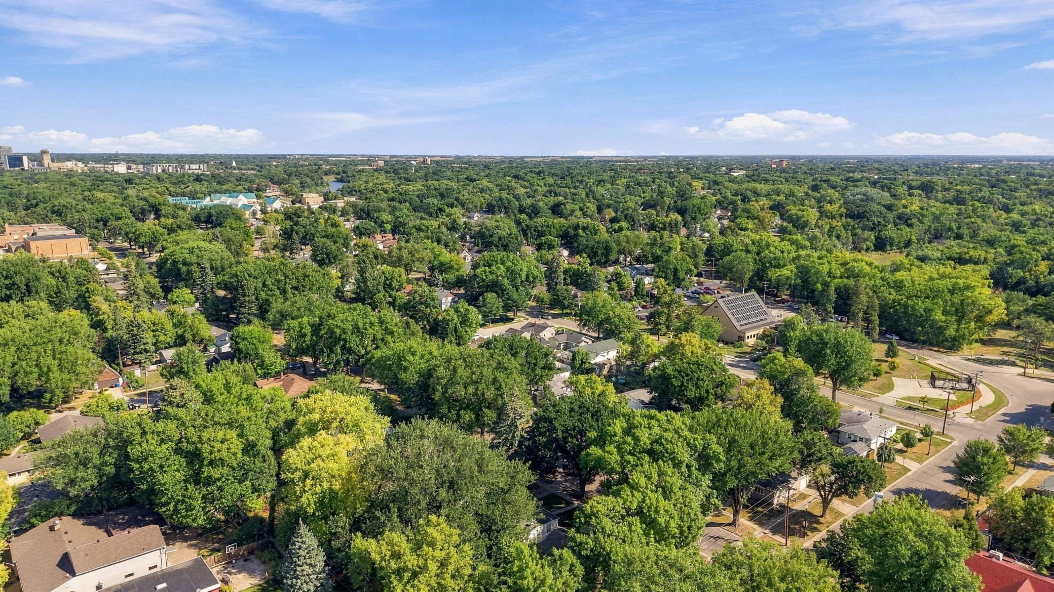 1951 single family home for sale at 1614 6th Street S in Fargo, ND — 3 bed, 2 bath (photo 32 of 35)