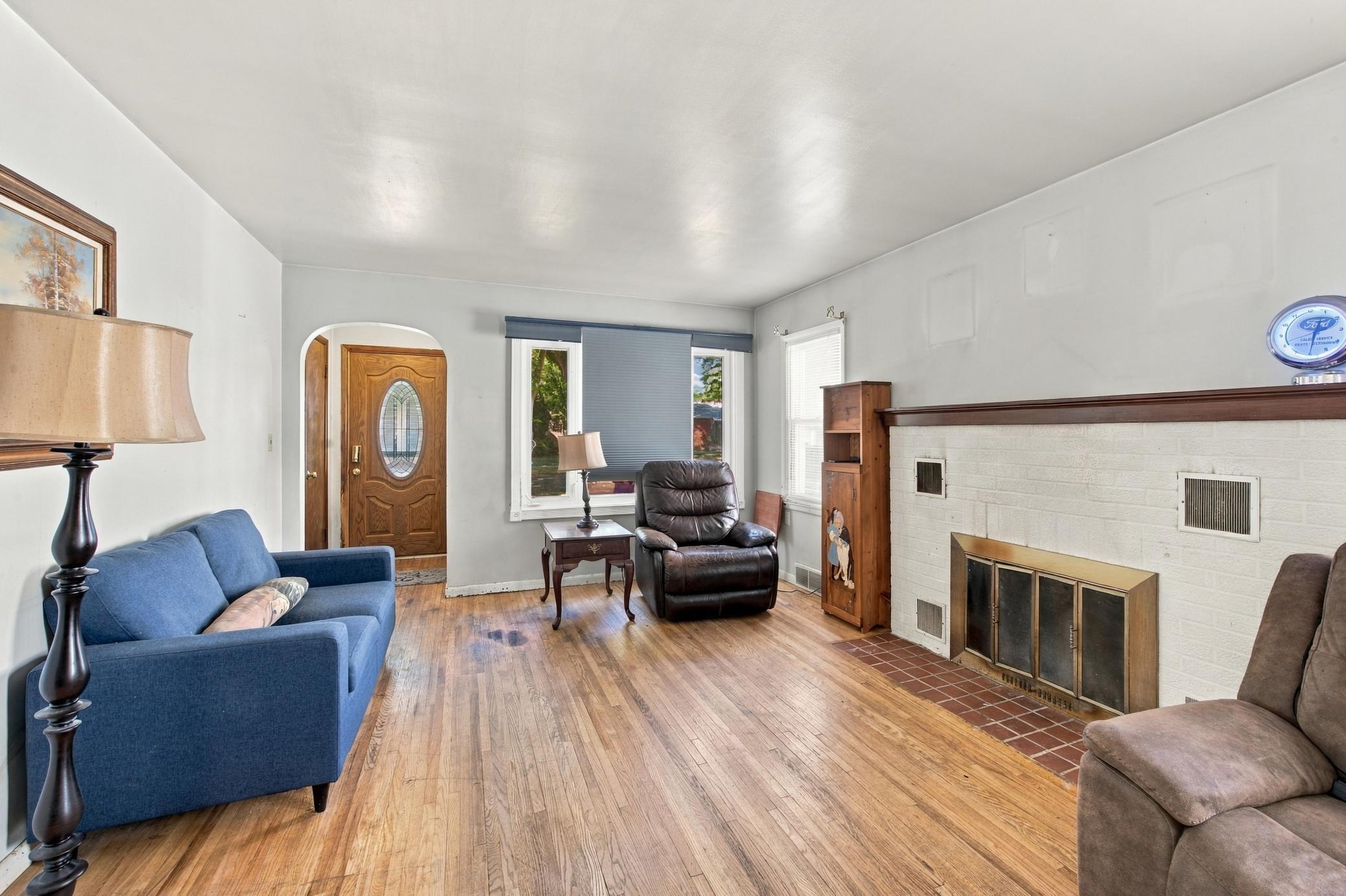 1951 single family home for sale at 1614 6th Street S in Fargo, ND — 3 bed, 2 bath (photo 6 of 35)