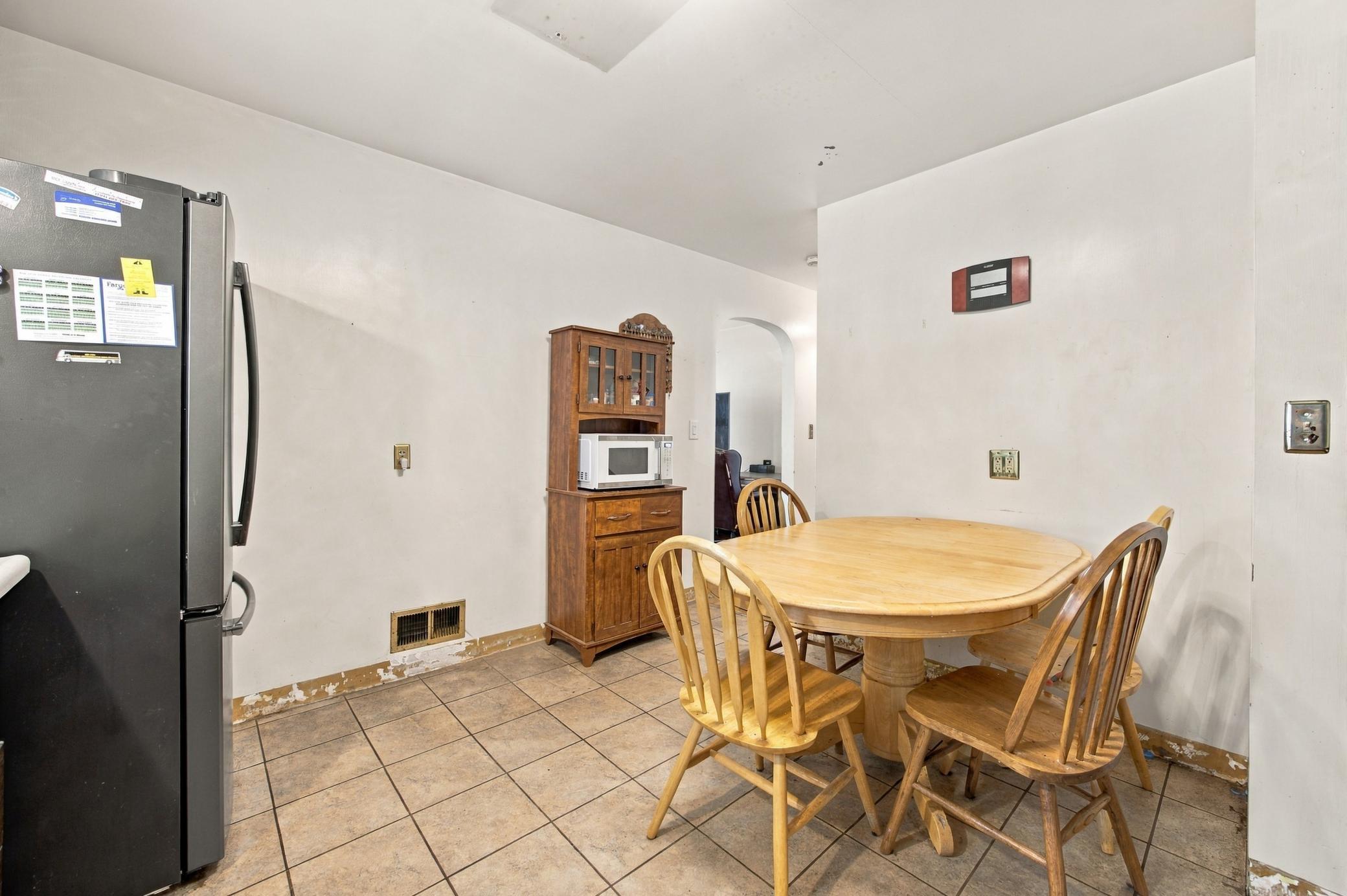 1951 single family home for sale at 1614 6th Street S in Fargo, ND — 3 bed, 2 bath (photo 10 of 35)