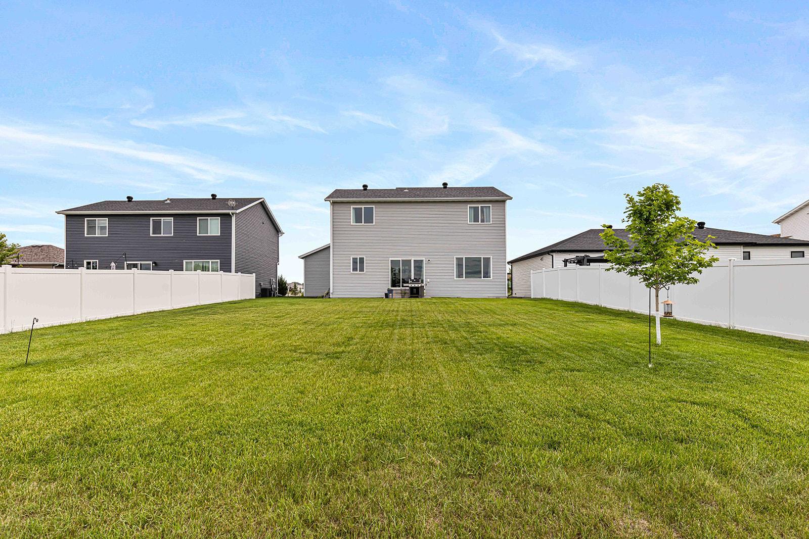 6363 S 54th S Avenue, Fargo ND 58104 - Photo 4 of 53