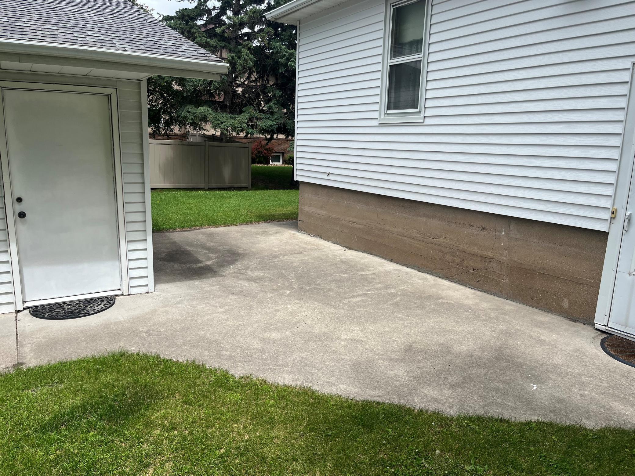 408 1st Avenue SW, Hankinson ND 58041 - Photo 7 of 46