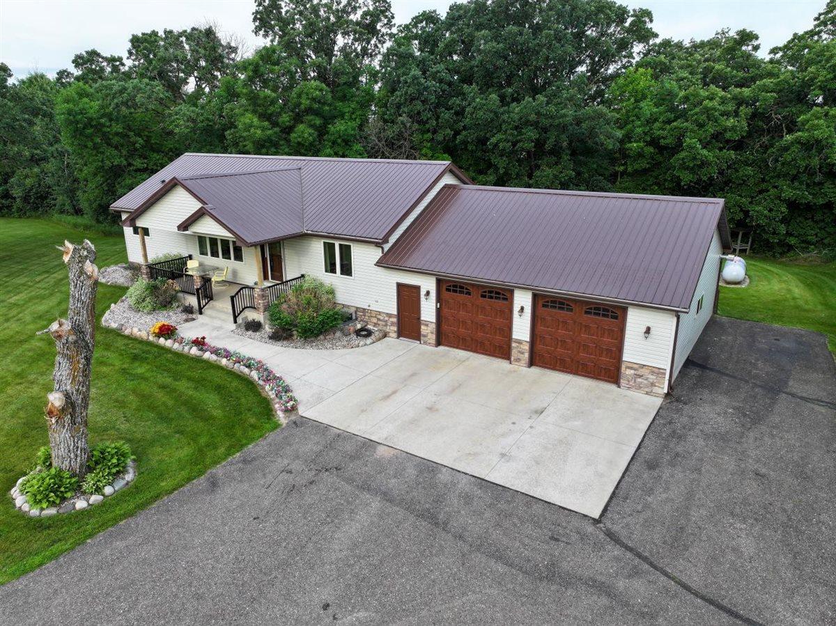 4700 Rural Oaks Drive SE, Alexandria MN 56308 - Photo 2 of 78
