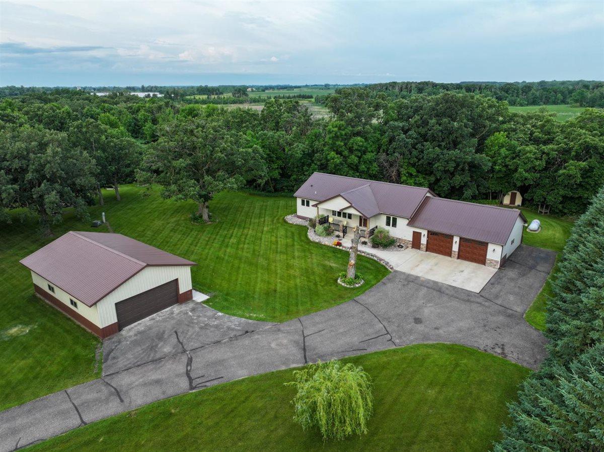 4700 Rural Oaks Drive SE, Alexandria MN 56308 - Photo 4 of 78