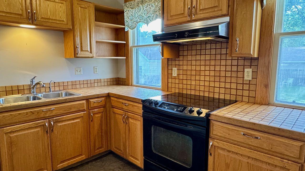 112 7th S Avenue, Moorhead MN 56560 - Photo 18 of 42