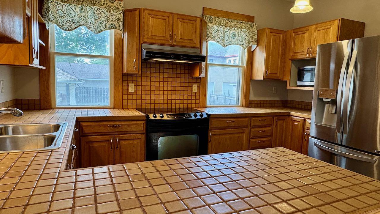112 7th S Avenue, Moorhead MN 56560 - Photo 20 of 42