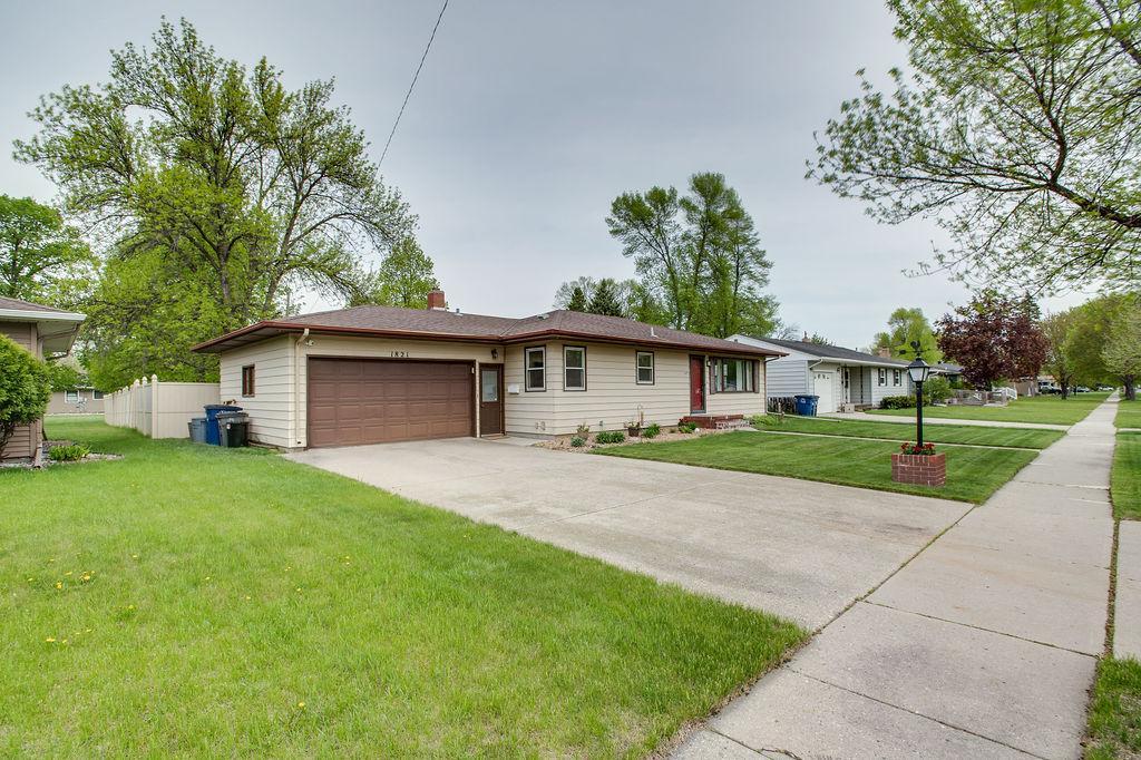 1821 16th S Street, Moorhead MN 56560 - Photo 2 of 42