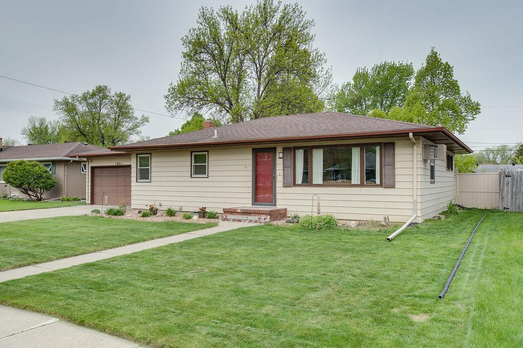 1821 16th S Street, Moorhead MN 56560 - Photo 4 of 42