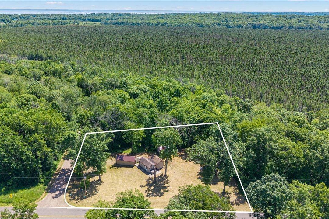 1985 single family home for sale at 5172 Eldorado in Garrison, MN — 1 bed, 1 bath (photo 5 of 15)