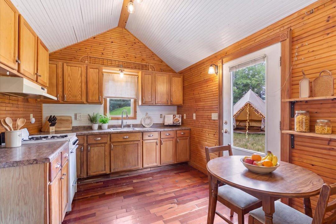 1985 single family home for sale at 5172 Eldorado in Garrison, MN — 1 bed, 1 bath (photo 8 of 15)