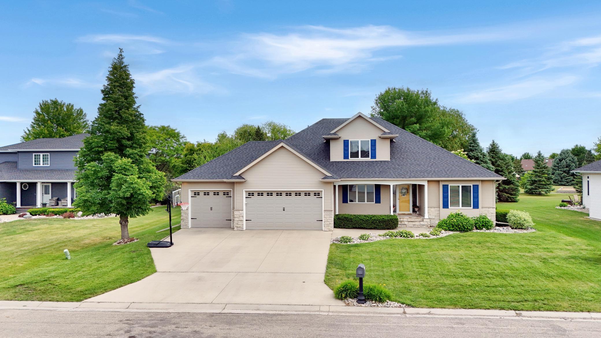 309 43rd S Avenue, Moorhead MN 56560 - Photo 2 of 102