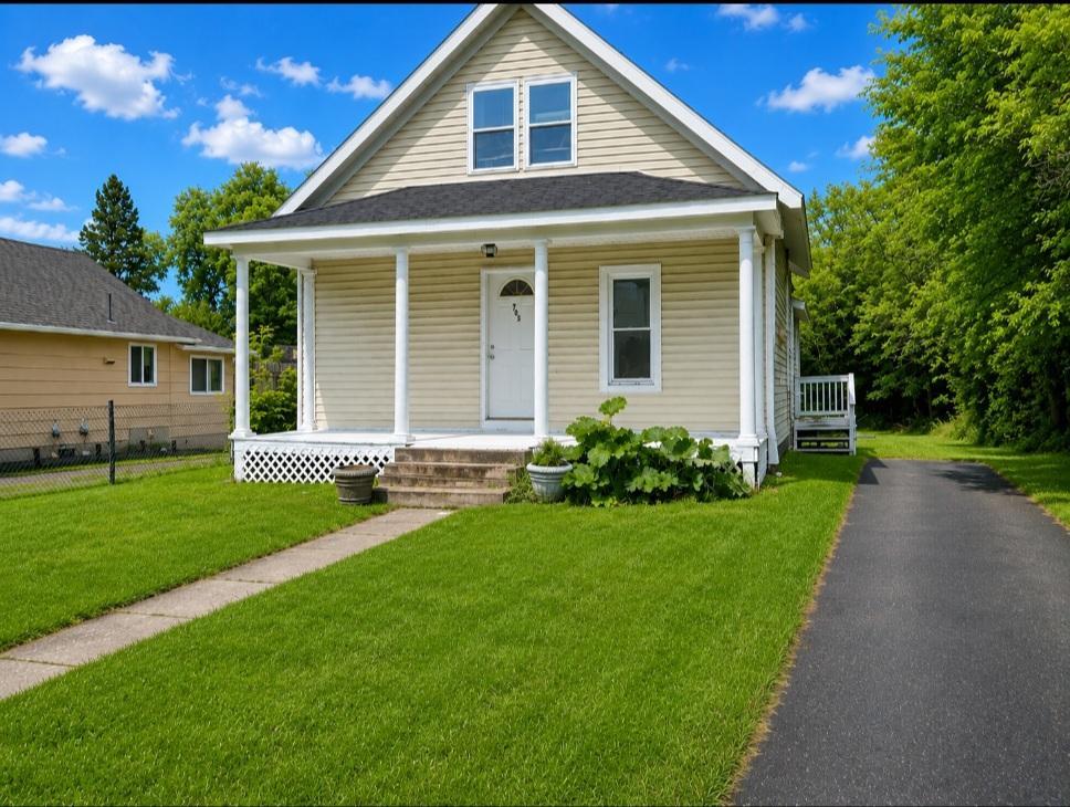 1980 single family home for sale at 705 SE 19th Street in Brainerd, MN — 3 bed, 2 bath
