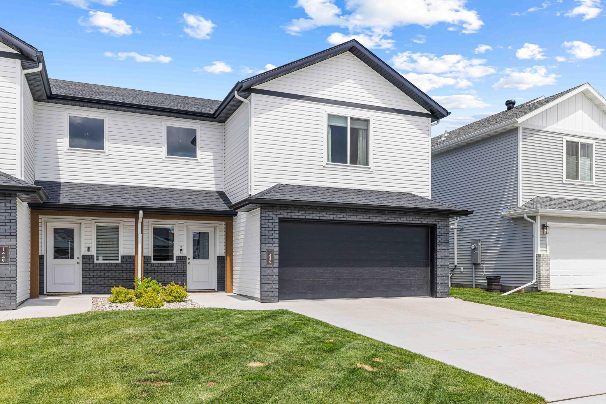 1445 68th S Avenue, Fargo ND 58104 - Photo 3 of 36