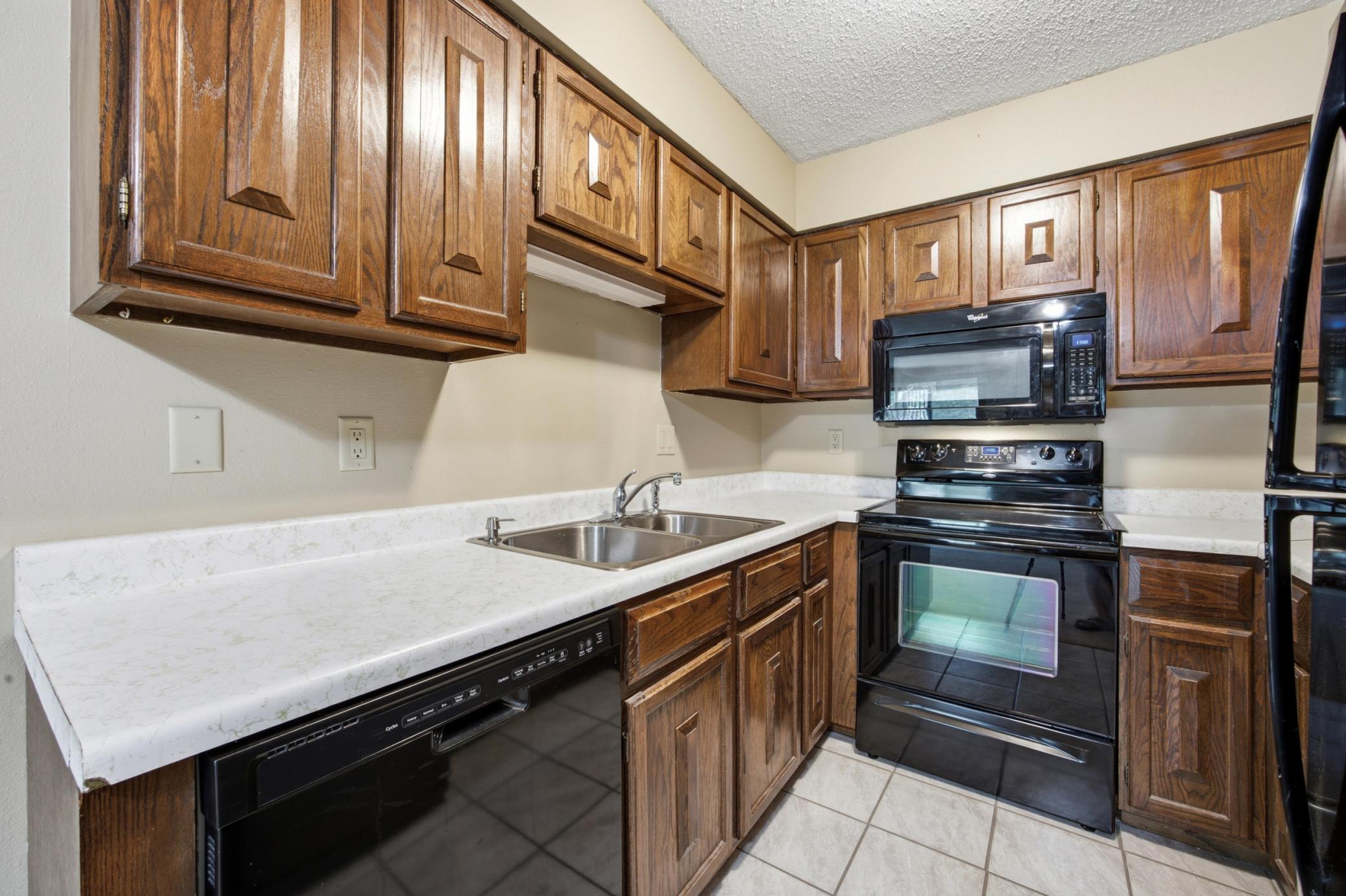 2577 Pacific Drive S, Unit 305, Fargo ND 58103 - Photo 10 of 16