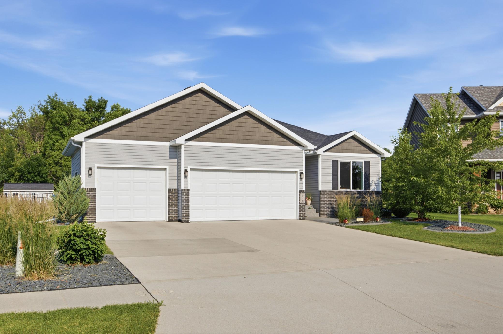 6007 68th S Street, Fargo ND 58104 - Photo 2 of 59