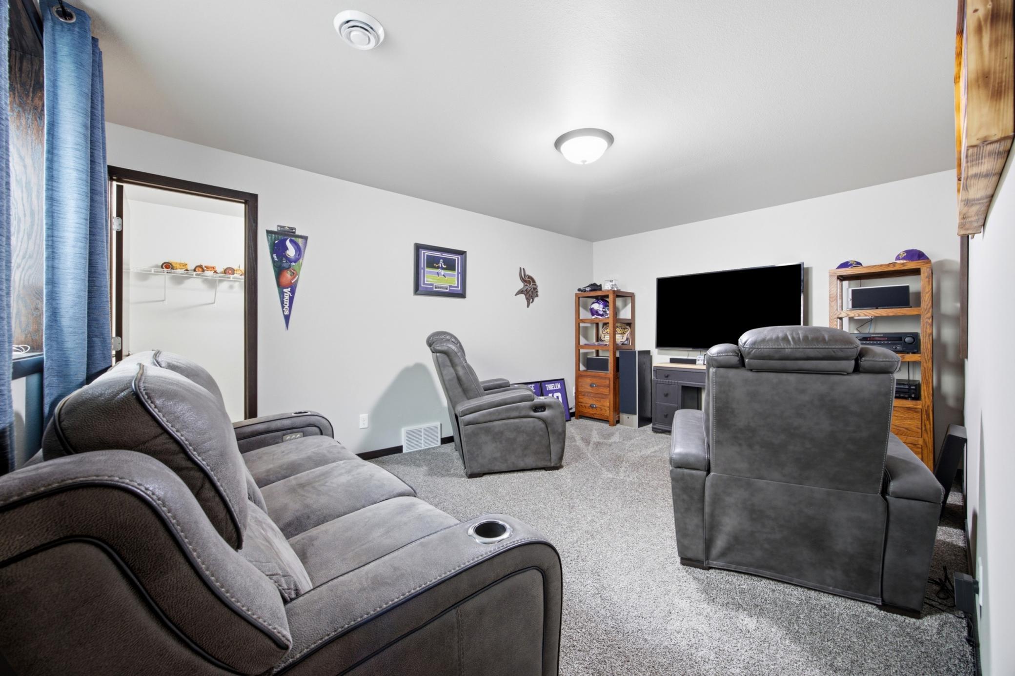 6007 68th S Street, Fargo ND 58104 - Photo 32 of 59