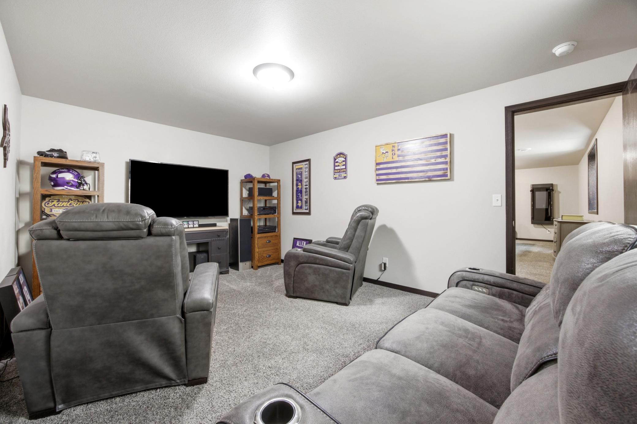 6007 68th S Street, Fargo ND 58104 - Photo 33 of 59
