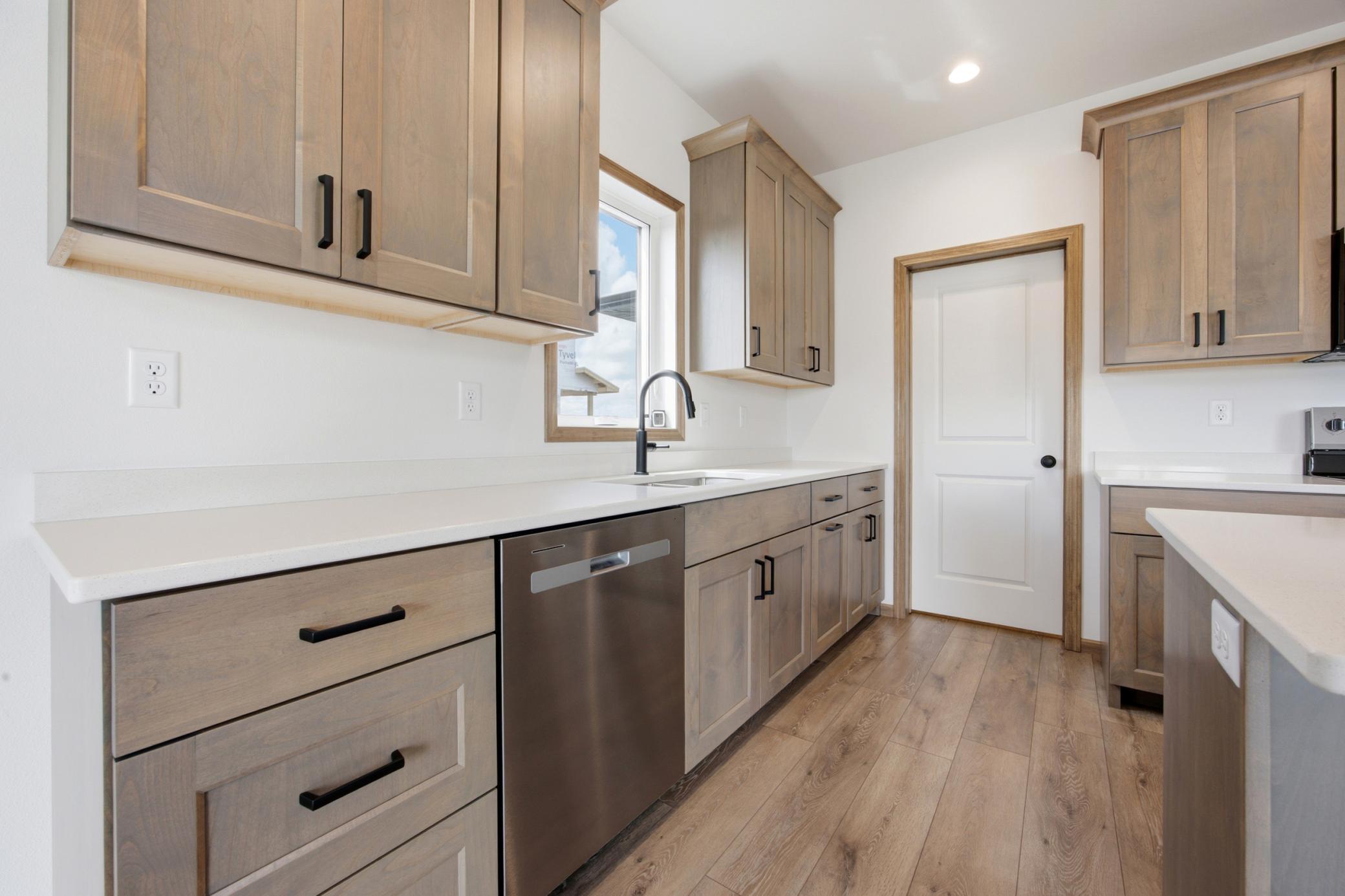 10350 Burgundy Drive, Horace ND 58047 - Photo 15 of 38