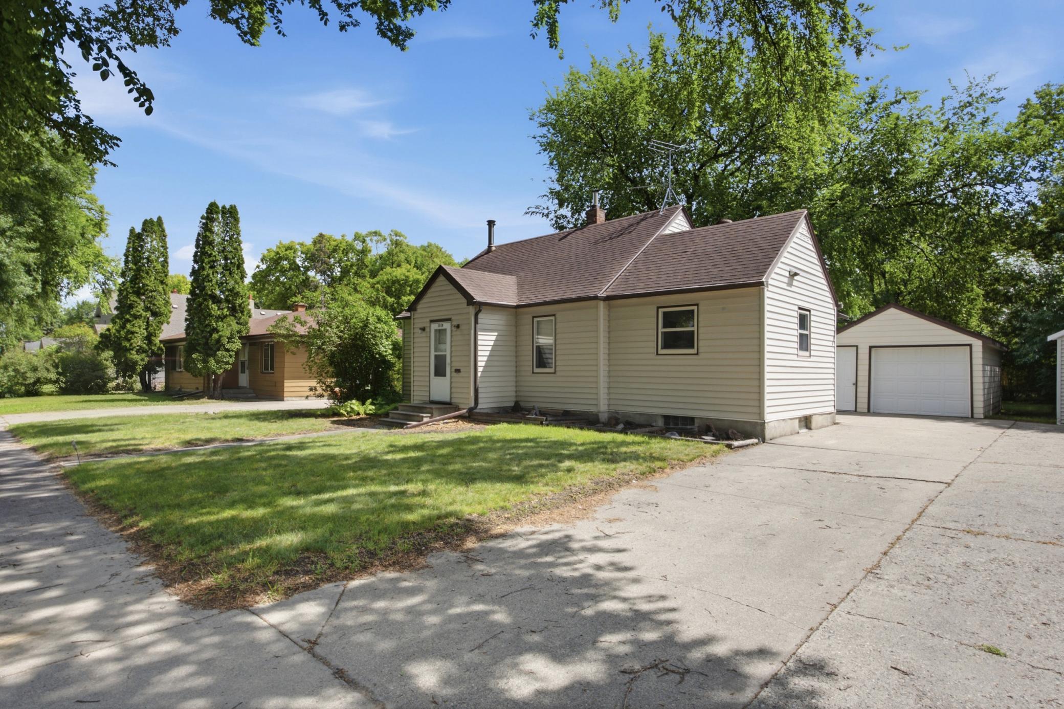 1319 12th N Street, Fargo ND 58102 - Photo 2 of 27