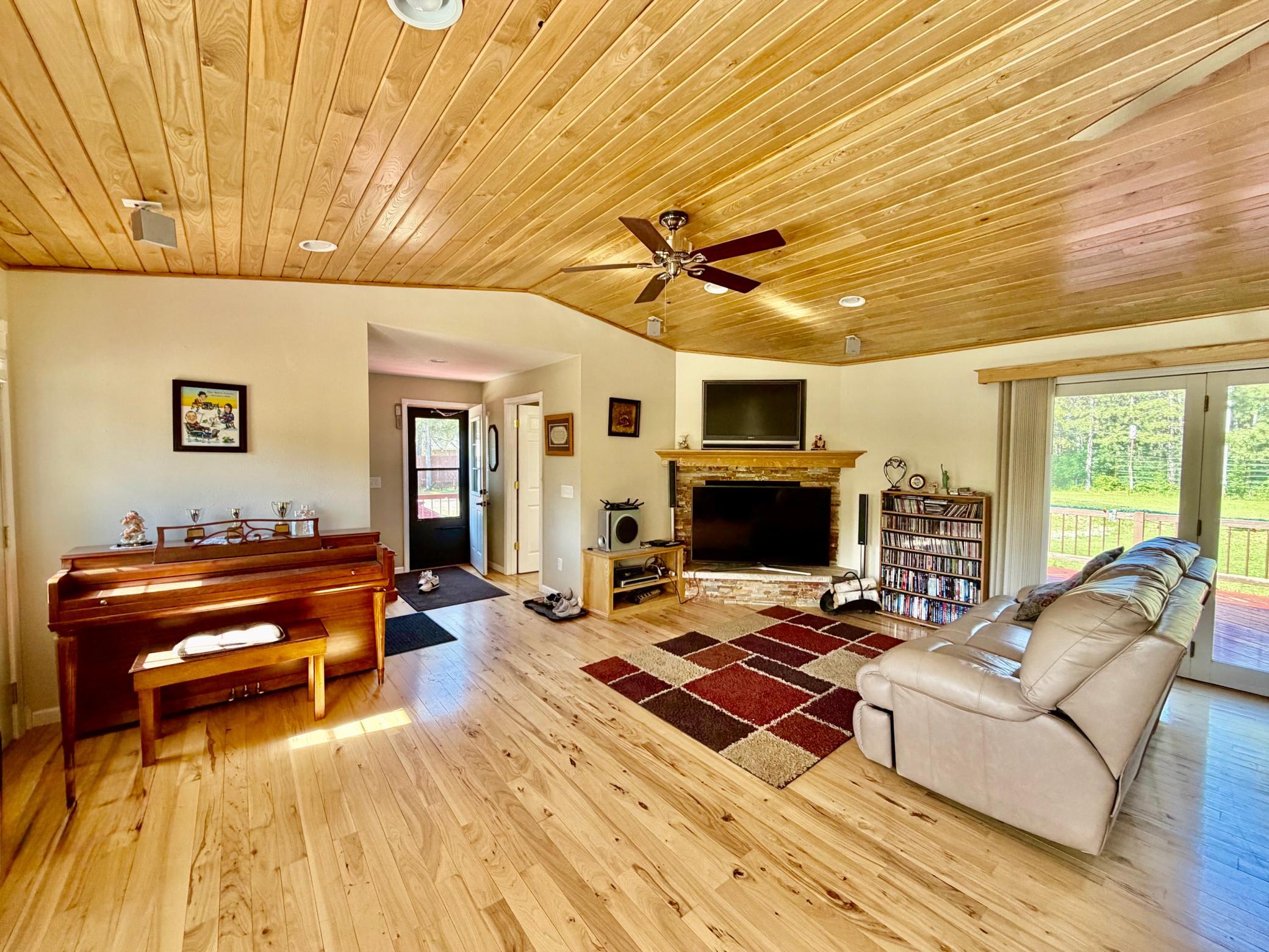 35103 570th Avenue, Warroad MN 56763 - Photo 8 of 24