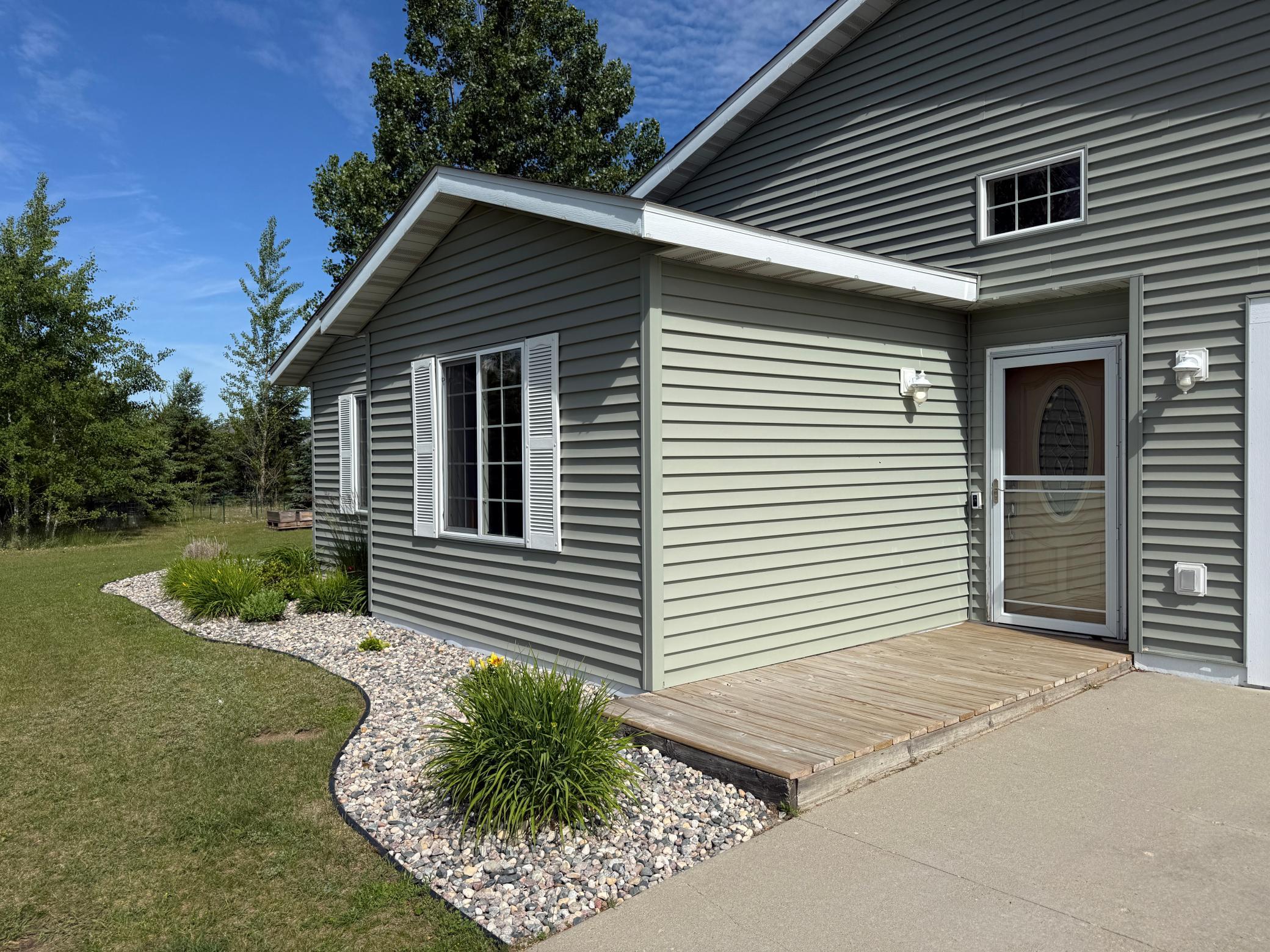 2005 single family home for sale at 9060 Tranquility Lane NW in Bemidji, MN — 3 bed, 2 bath (photo 14 of 50)