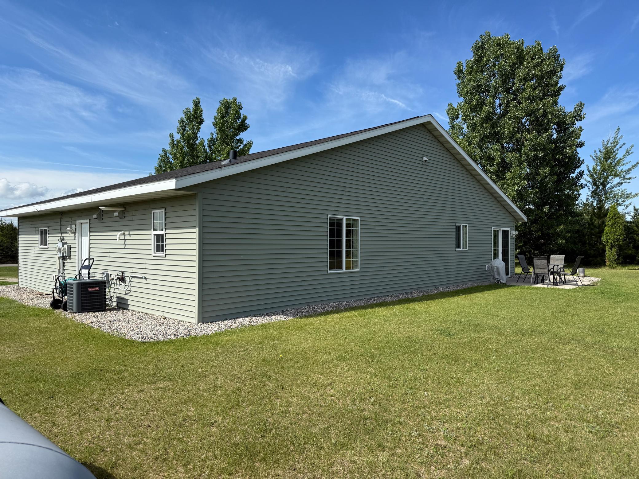 2005 single family home for sale at 9060 Tranquility Lane NW in Bemidji, MN — 3 bed, 2 bath (photo 5 of 50)