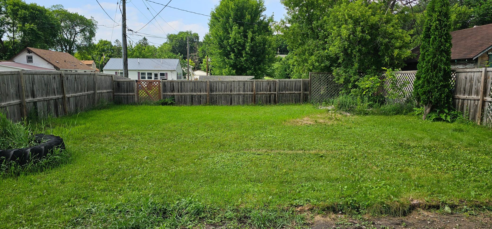 414 W Maple Avenue, Fergus Falls MN 56537 - Photo 2 of 23