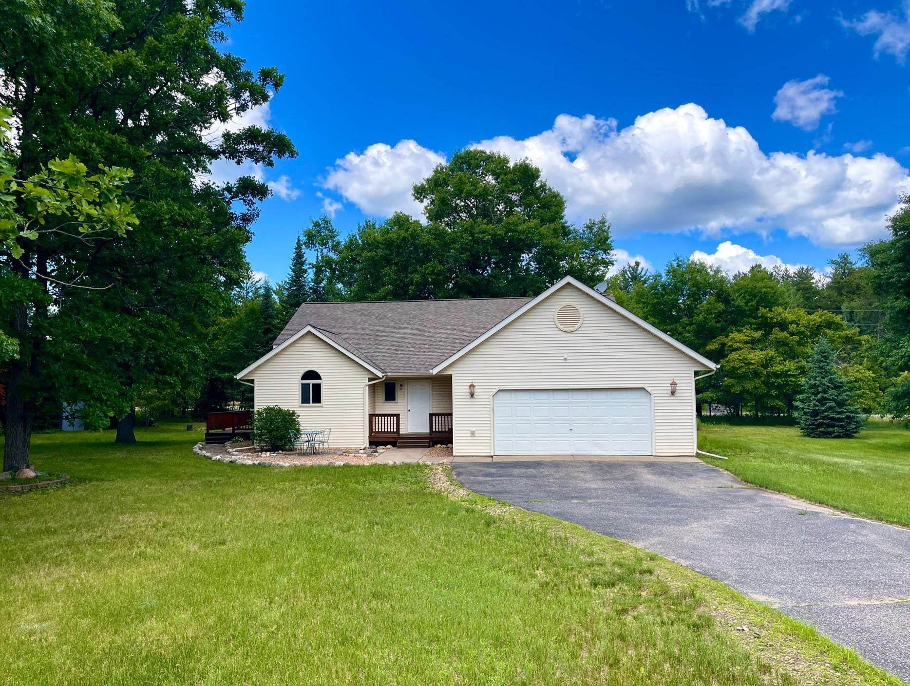 2001 single family home for sale at 13961 Grand Oaks Court in Baxter, MN — 4 bed, 2 bath