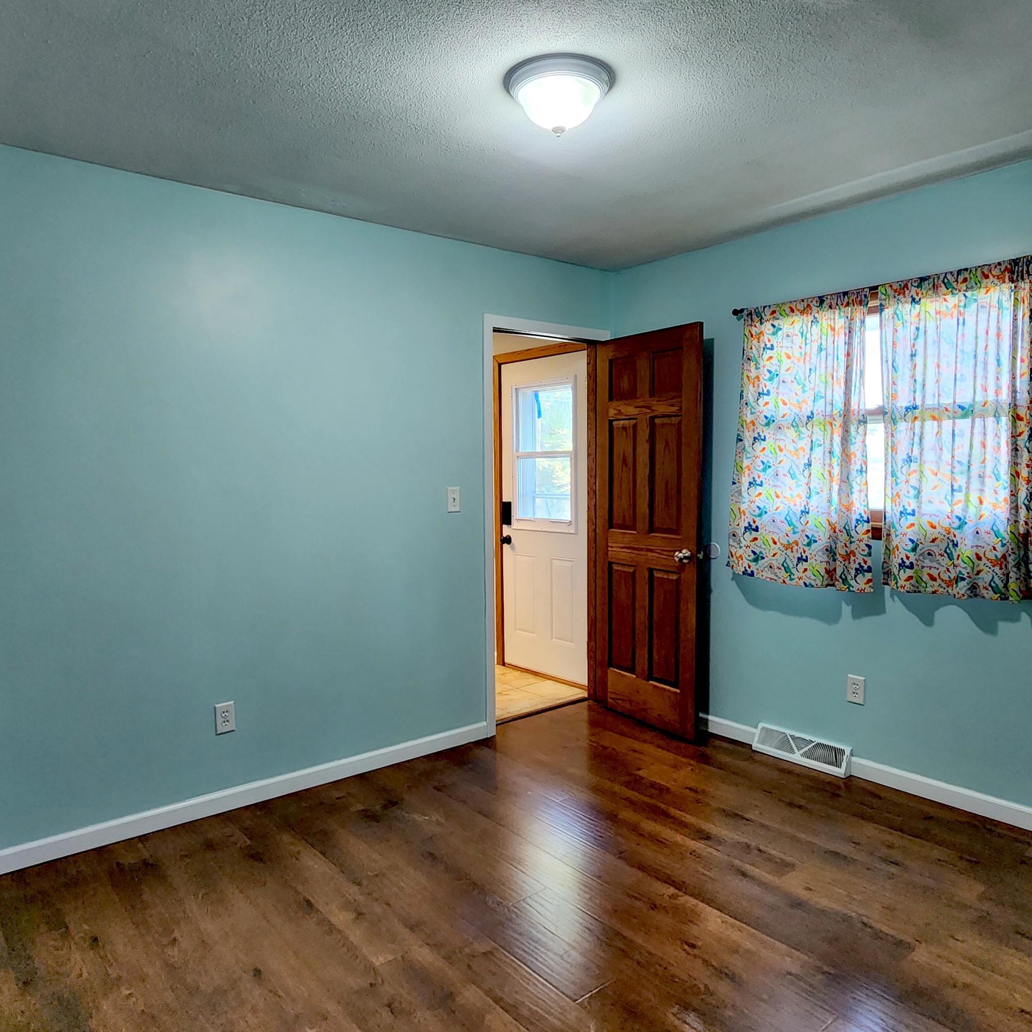 1967 single family home for sale at 908 Westwood Drive SW in Alexandria, MN — 3 bed, 2 bath (photo 8 of 15)