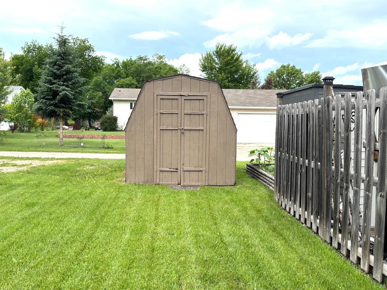 907 Arnold Avenue N, Thief River Falls MN 56701 - Photo 26 of 26